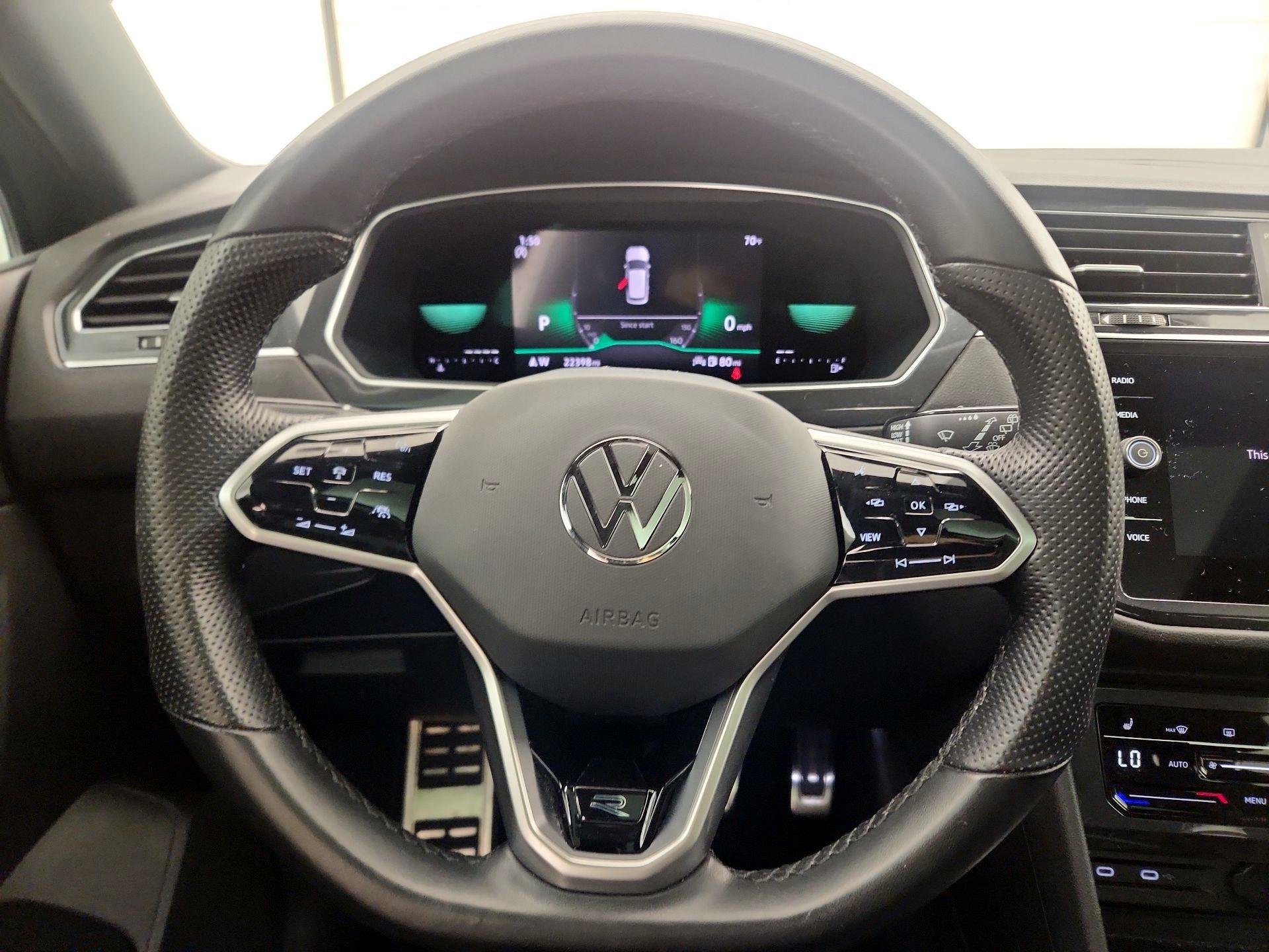 Thumbnail: 2022 Volkswagen Tiguan - 10
