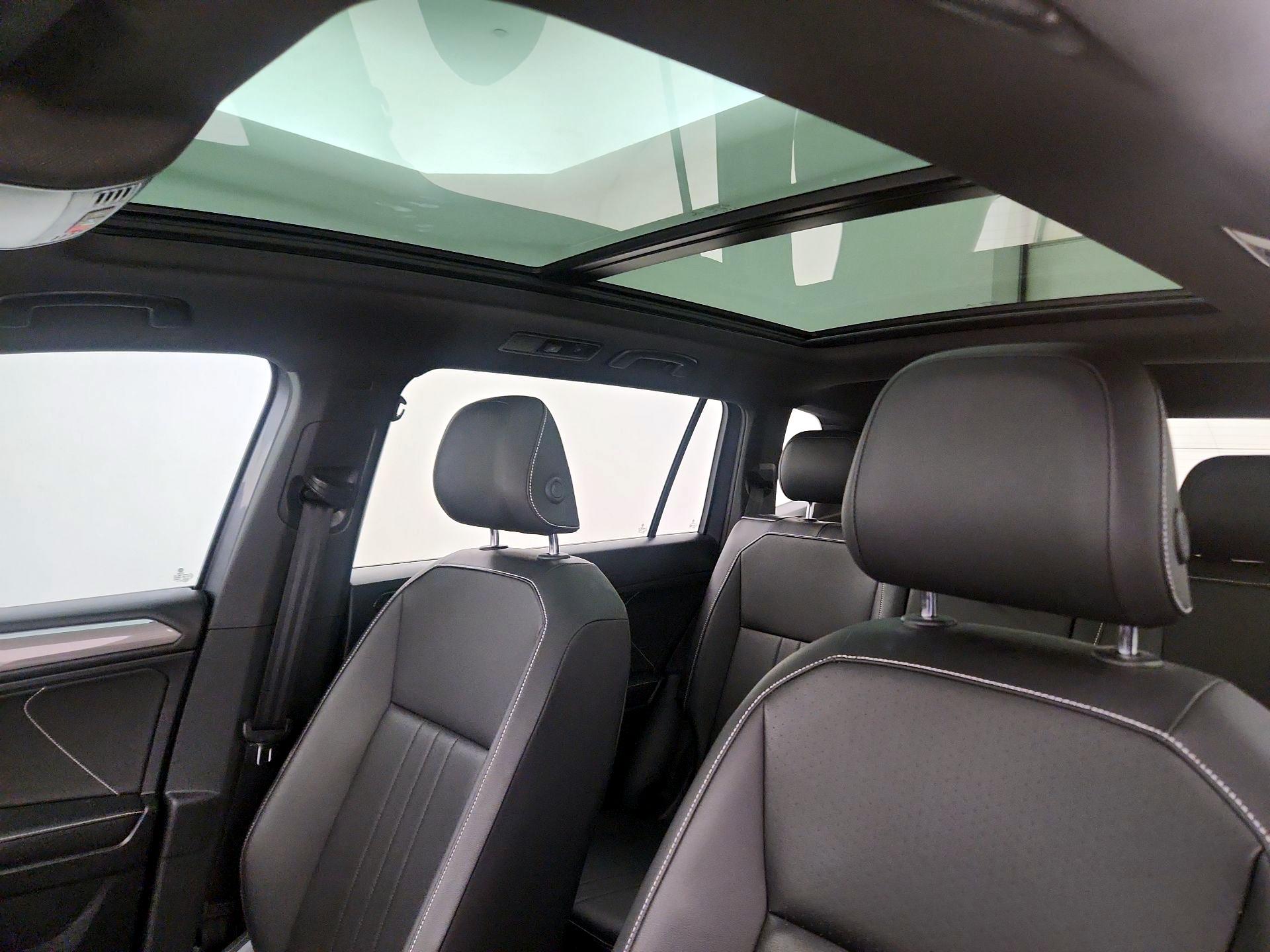Thumbnail: 2022 Volkswagen Tiguan - 19