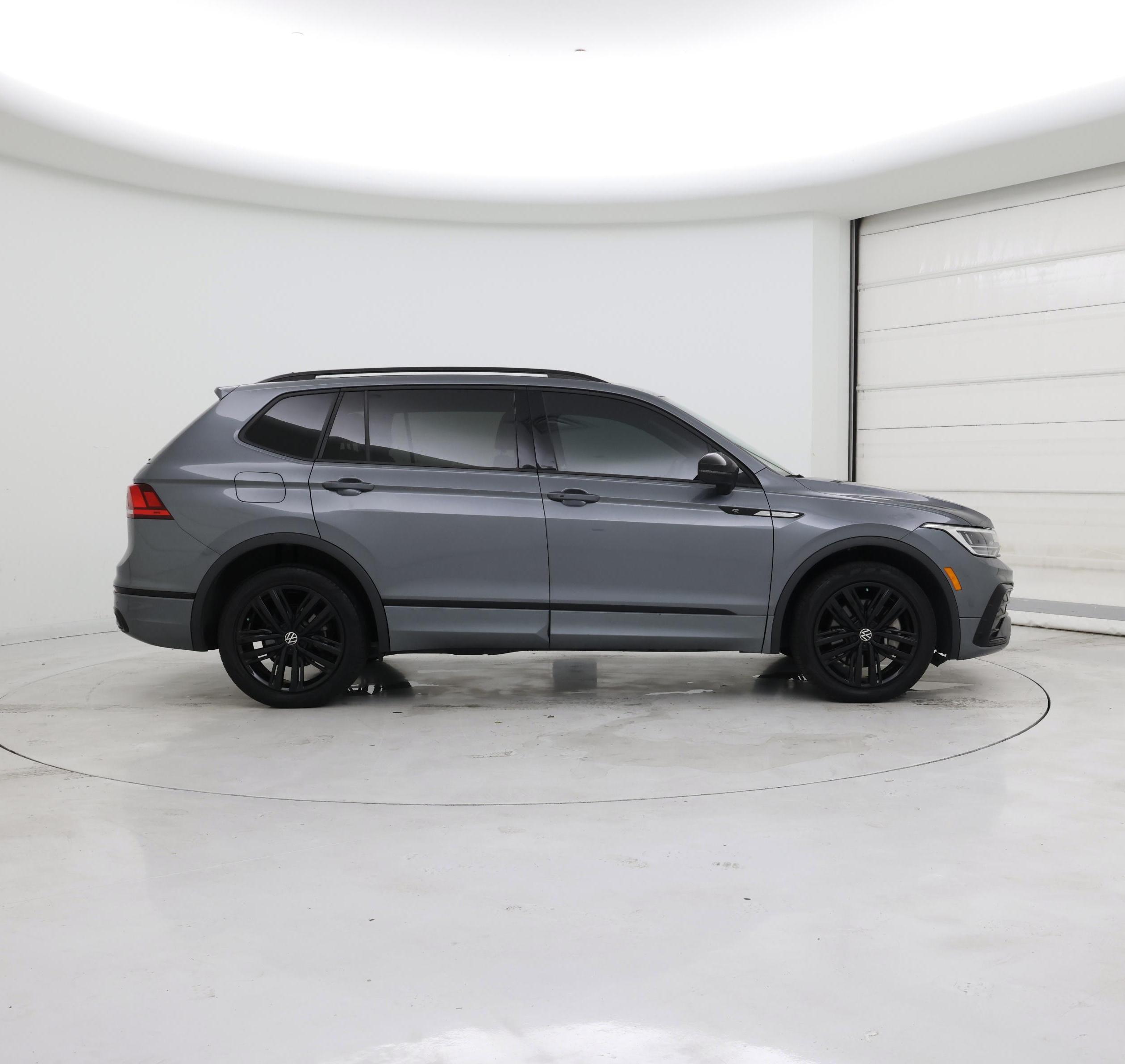 Thumbnail: 2022 Volkswagen Tiguan - 7