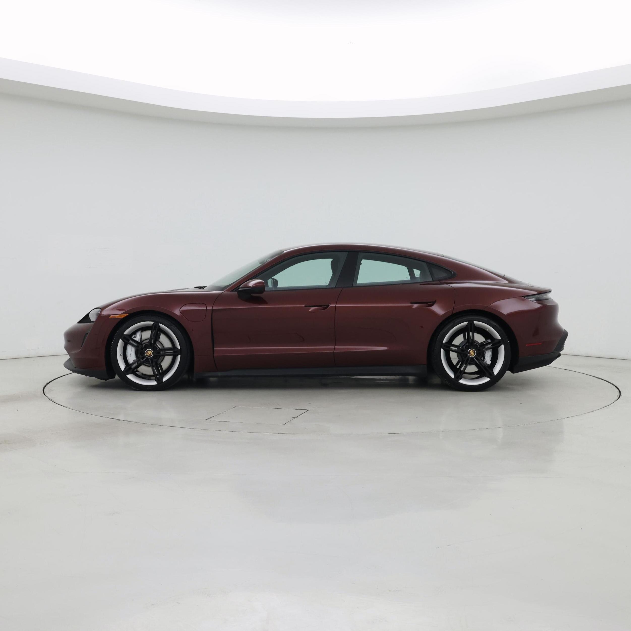 Thumbnail: 2021 Porsche Taycan - 3