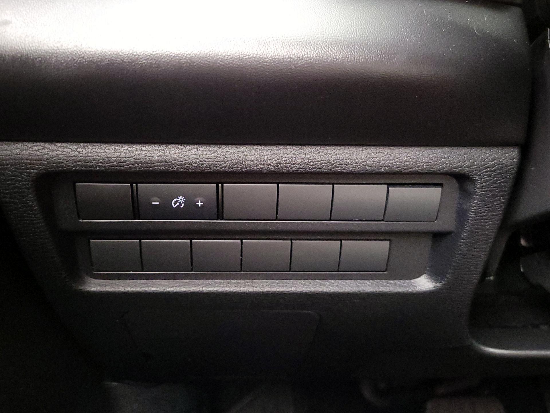 Thumbnail: 2022 Mitsubishi Outlander - 13