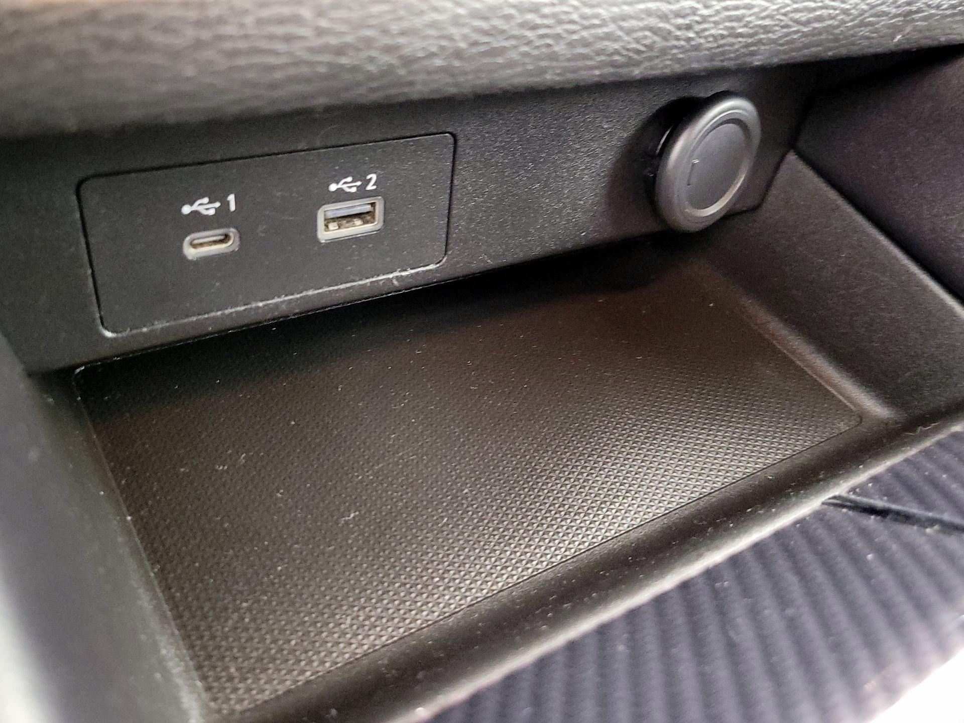 Thumbnail: 2022 Mitsubishi Outlander - 18