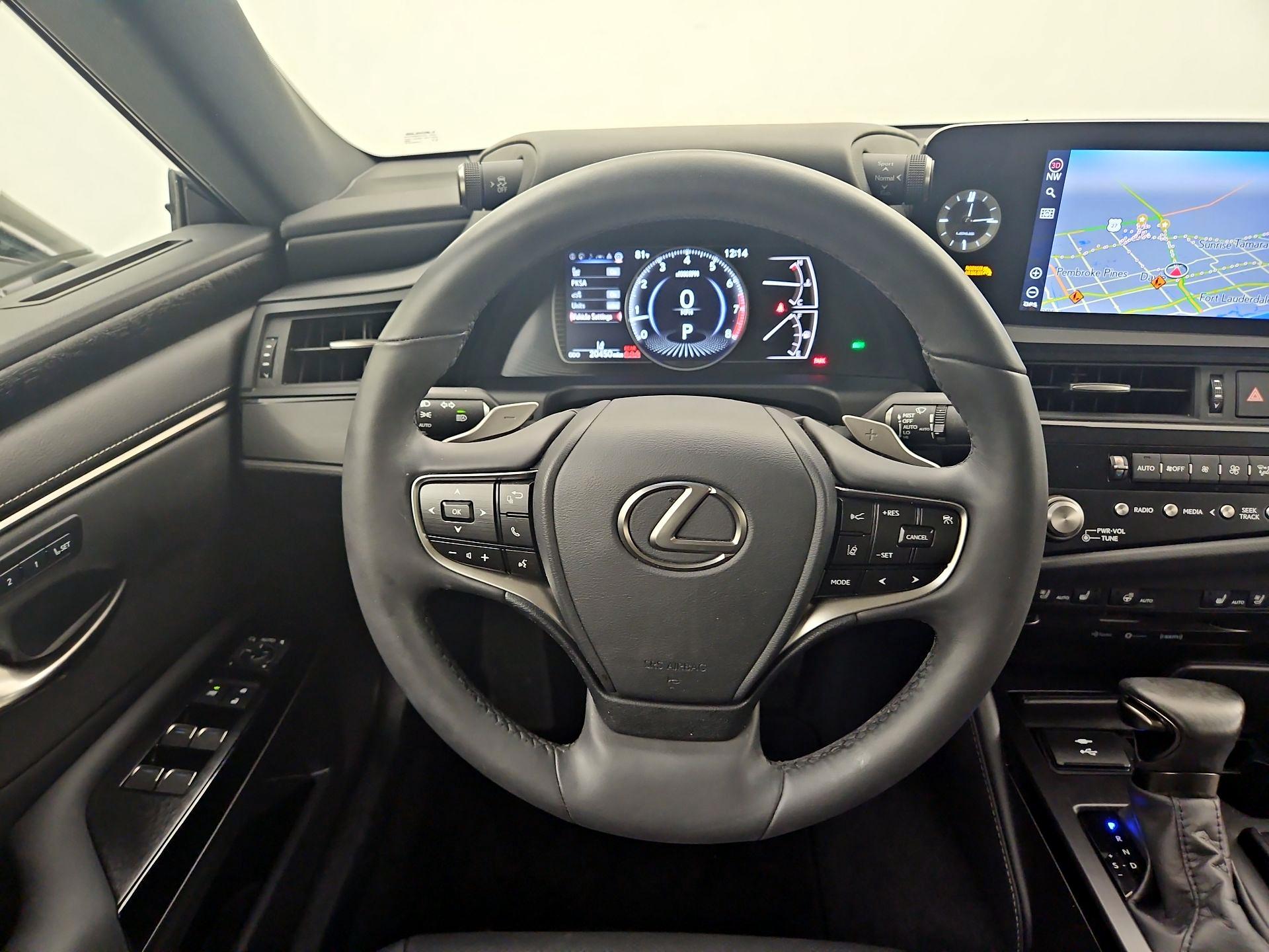 Thumbnail: 2022 Lexus ES - 10