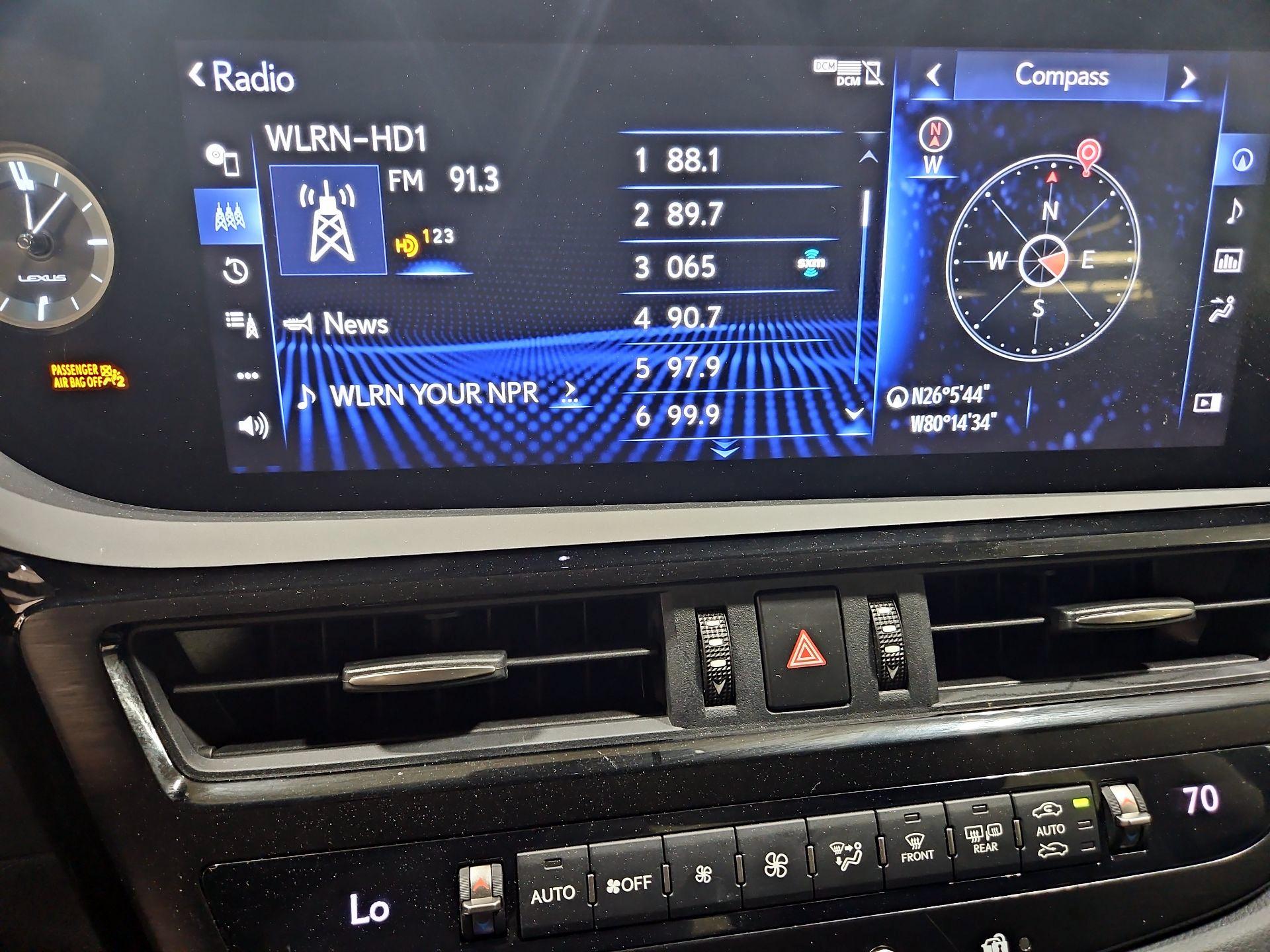 Thumbnail: 2022 Lexus ES - 15