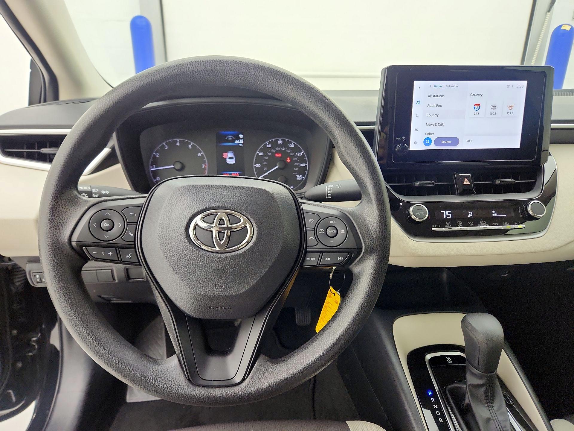 Thumbnail: 2023 Toyota Corolla - 10