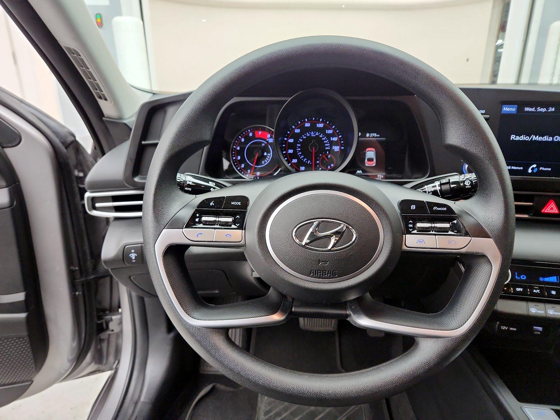 Thumbnail: 2023 Hyundai Elantra - 10