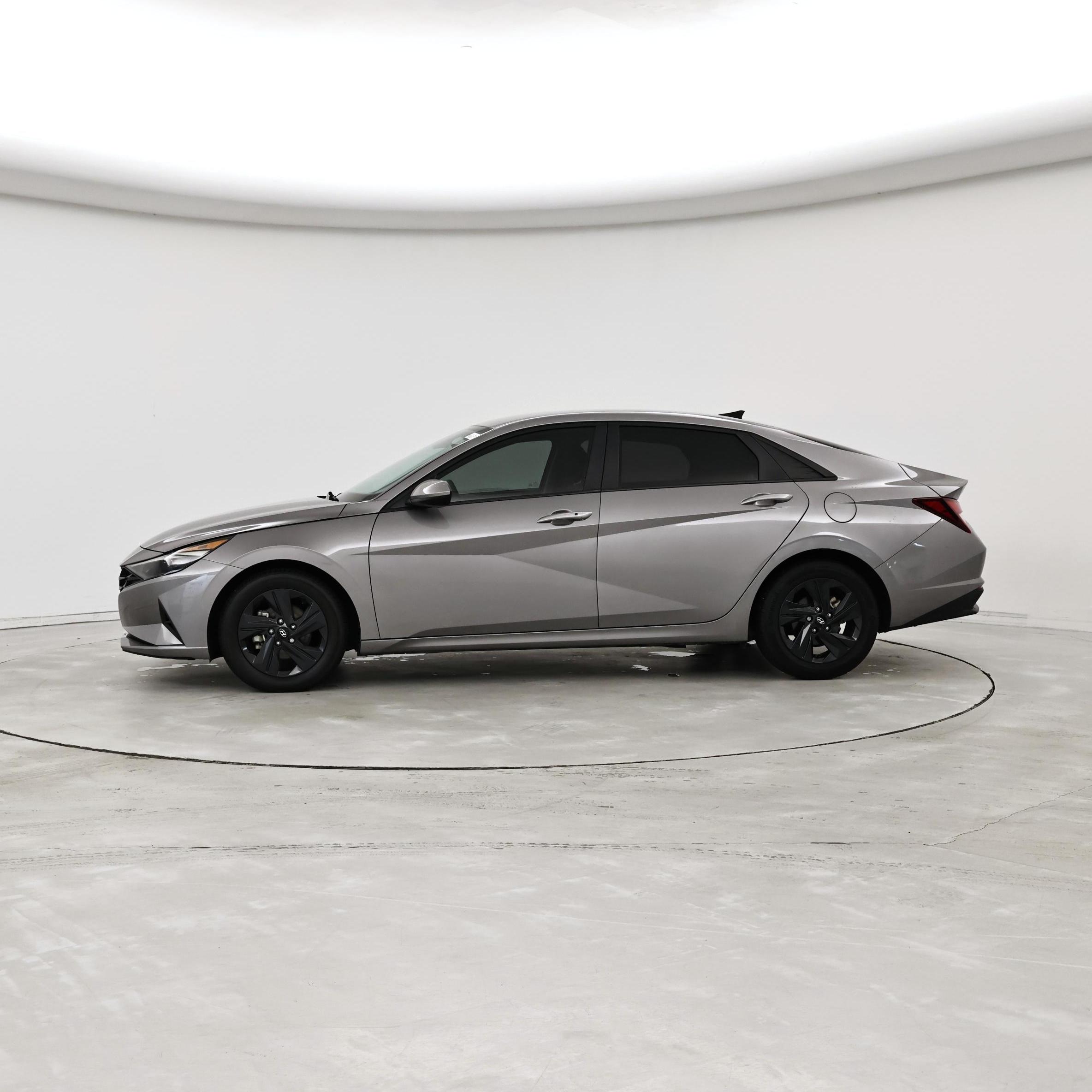 Thumbnail: 2023 Hyundai Elantra - 3