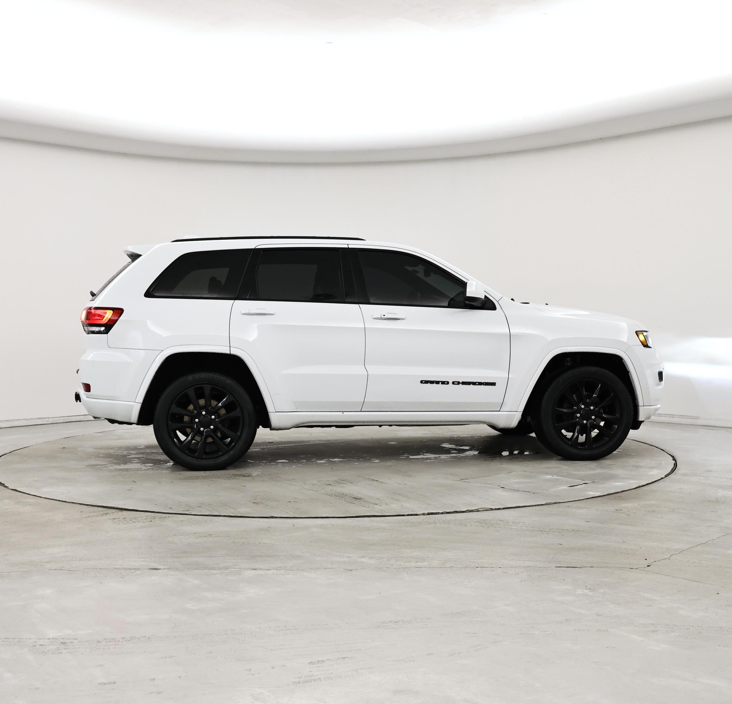 Thumbnail: 2020 Jeep Grand Cherokee - 7