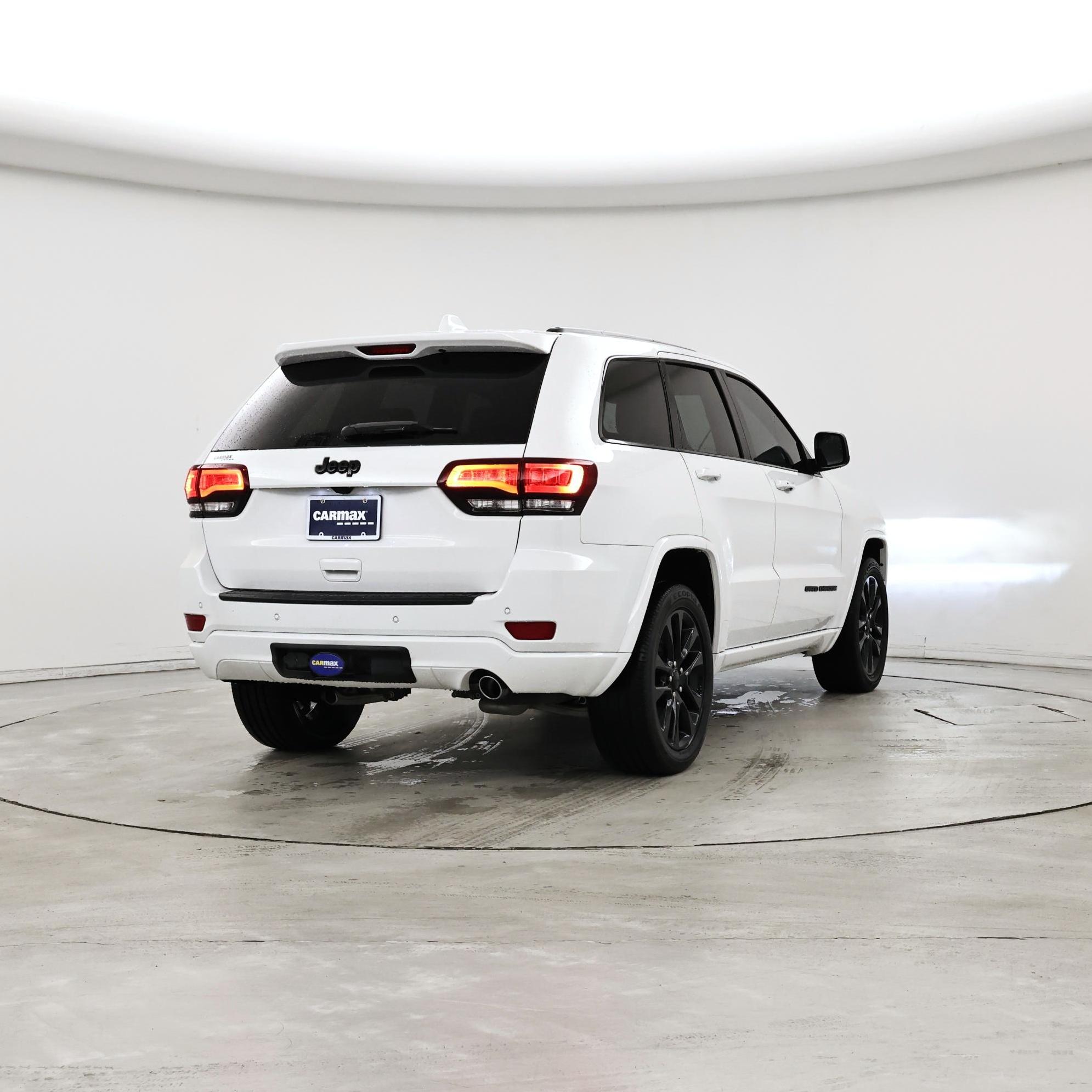 Thumbnail: 2020 Jeep Grand Cherokee - 8