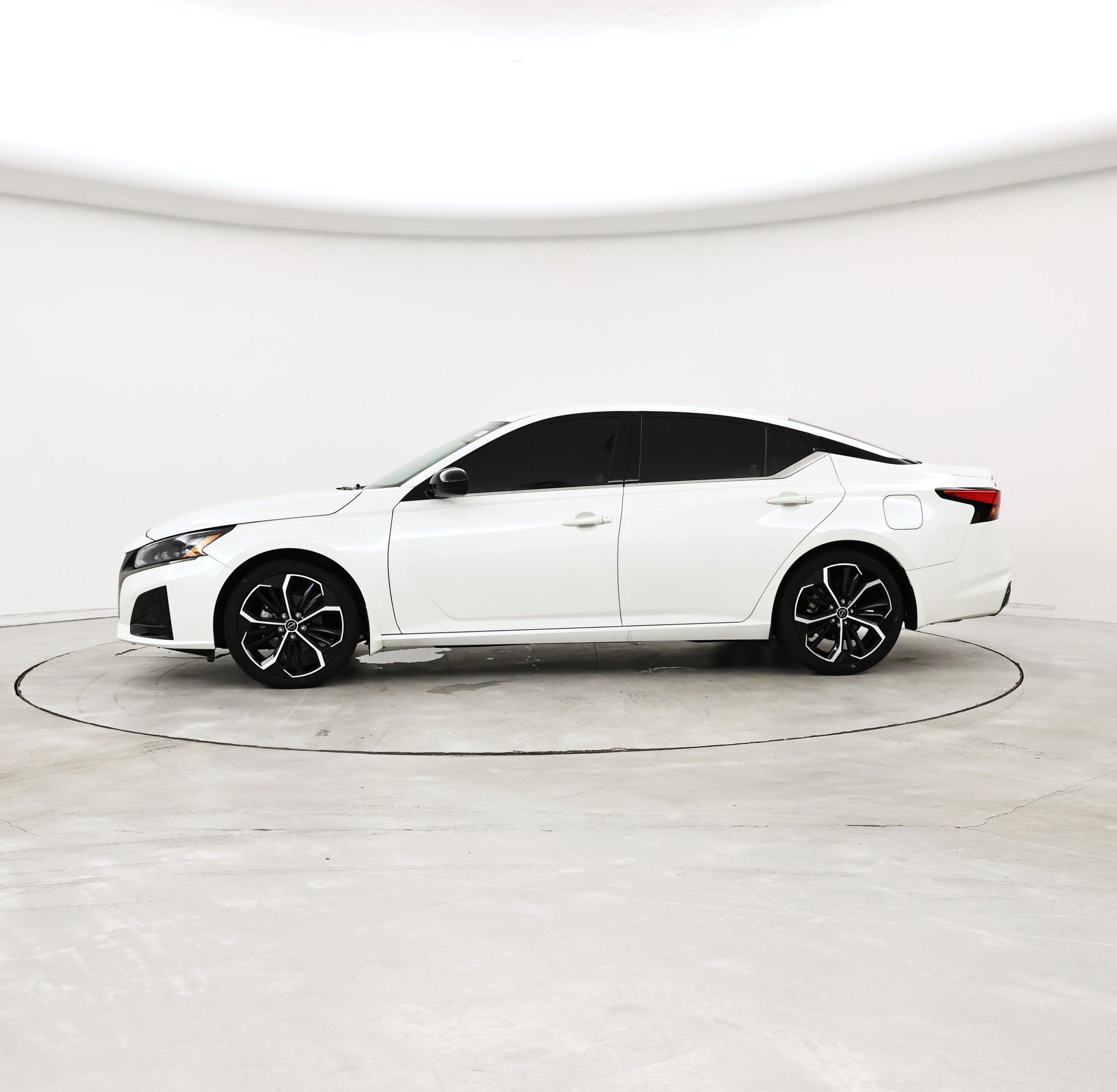 Thumbnail: 2023 Nissan Altima - 3