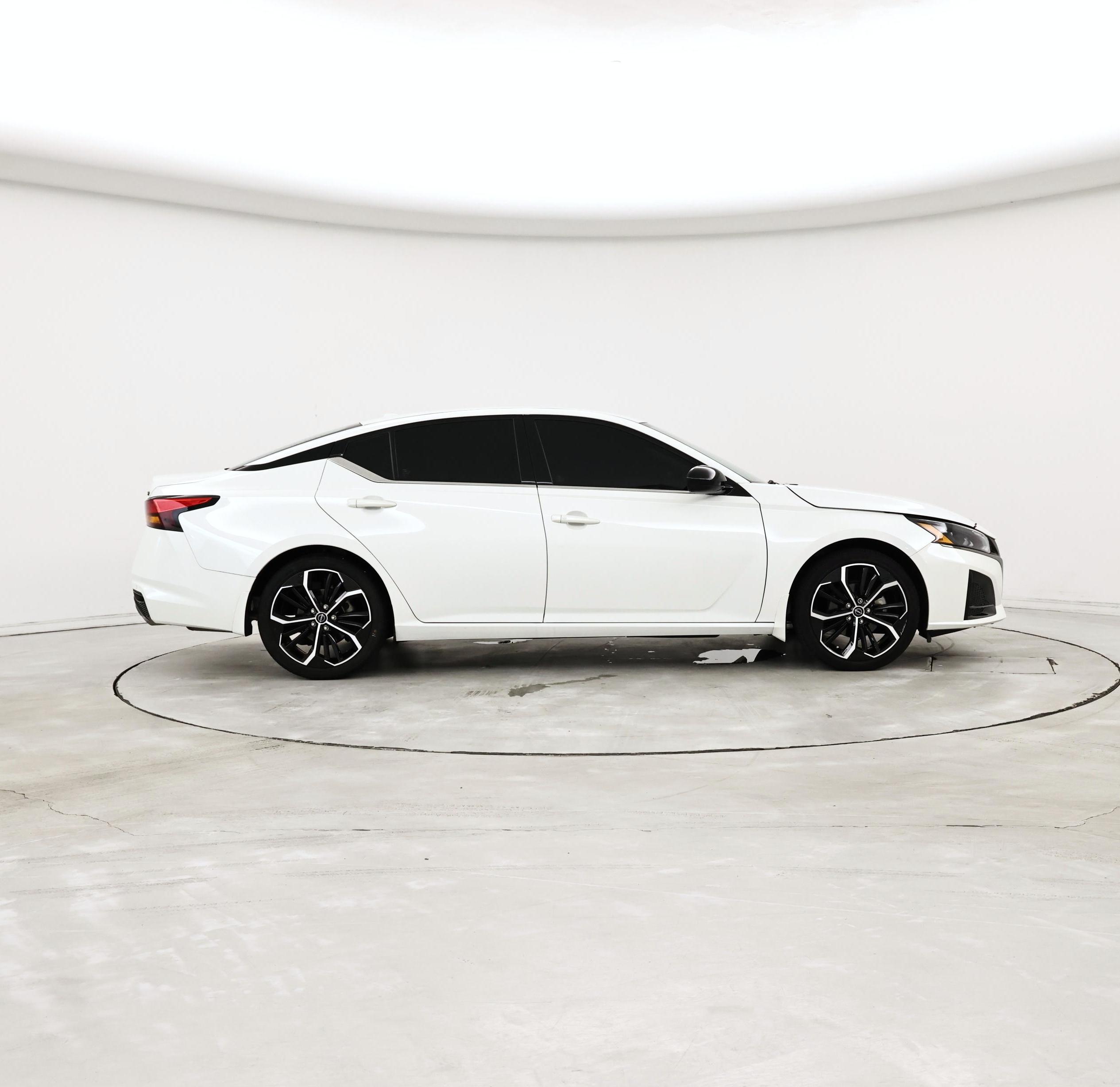 Thumbnail: 2023 Nissan Altima - 7
