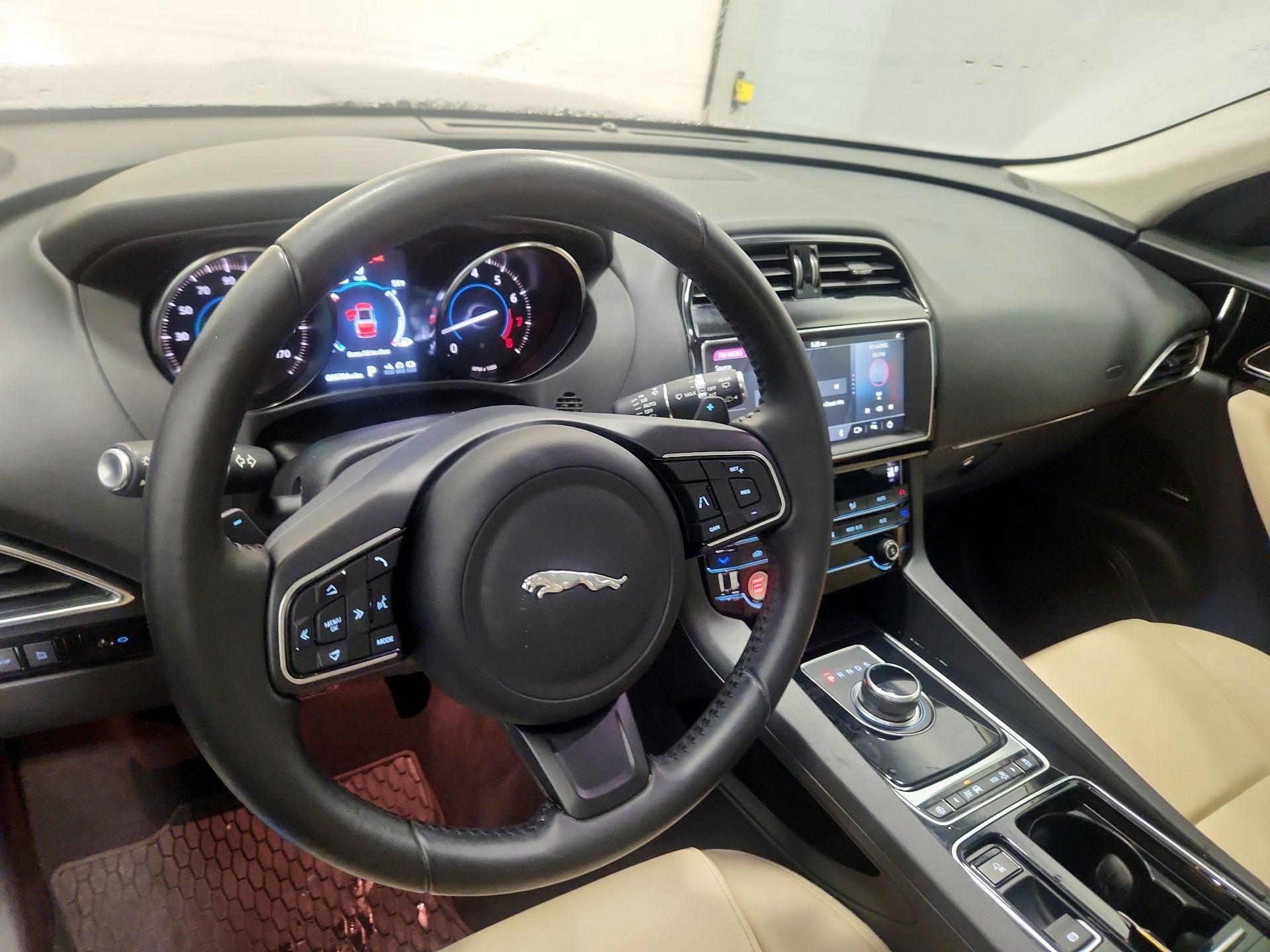 Thumbnail: 2020 Jaguar F-Pace - 9