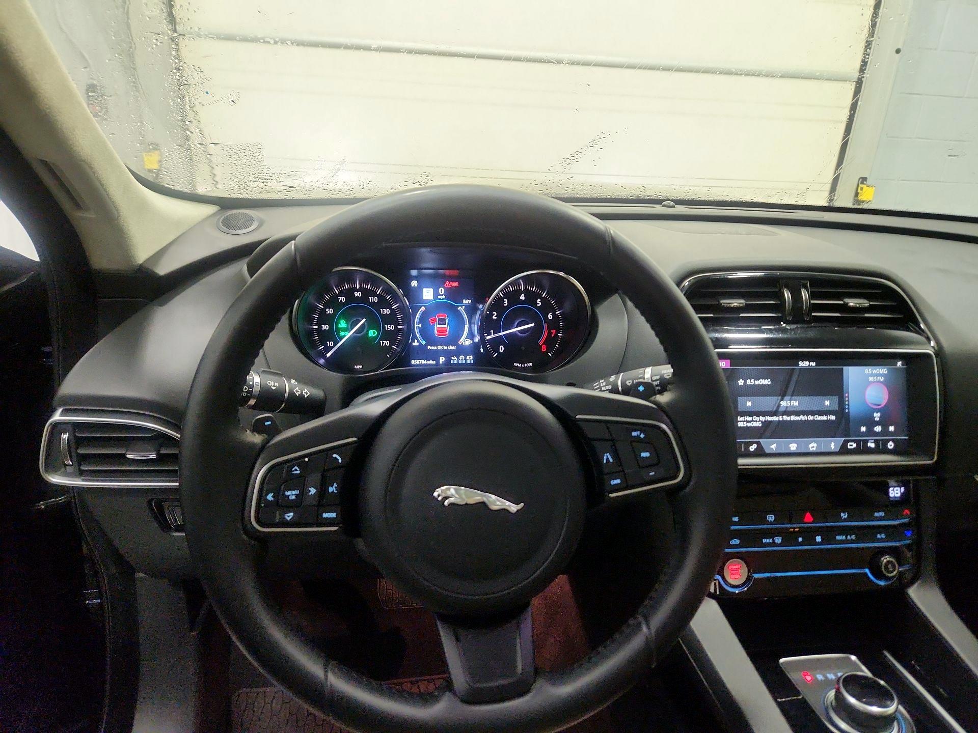 Thumbnail: 2020 Jaguar F-Pace - 10