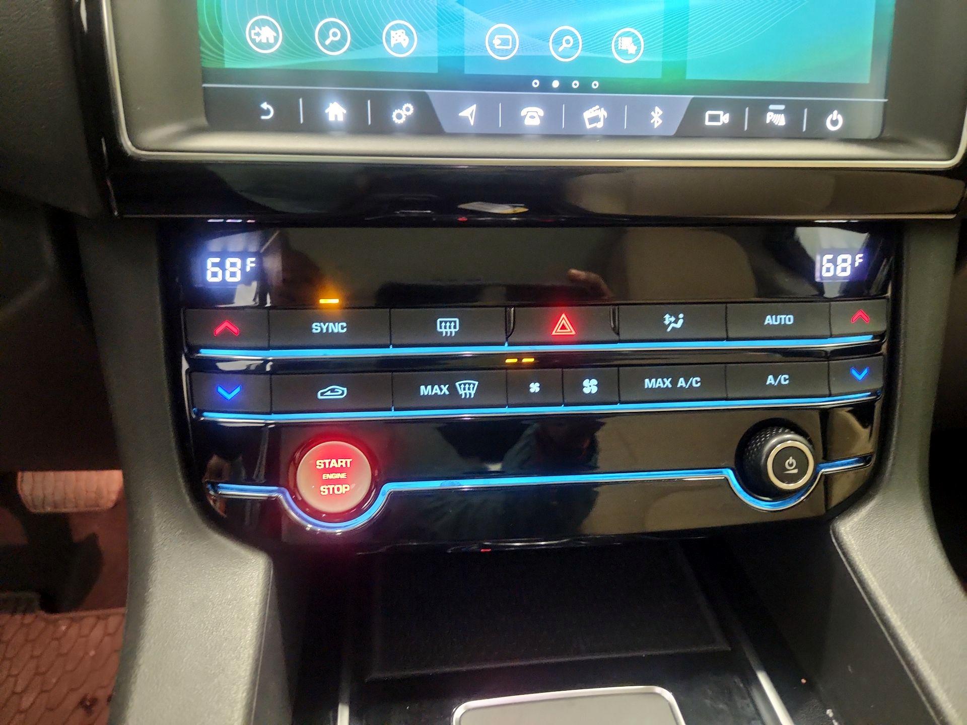 Thumbnail: 2020 Jaguar F-Pace - 16