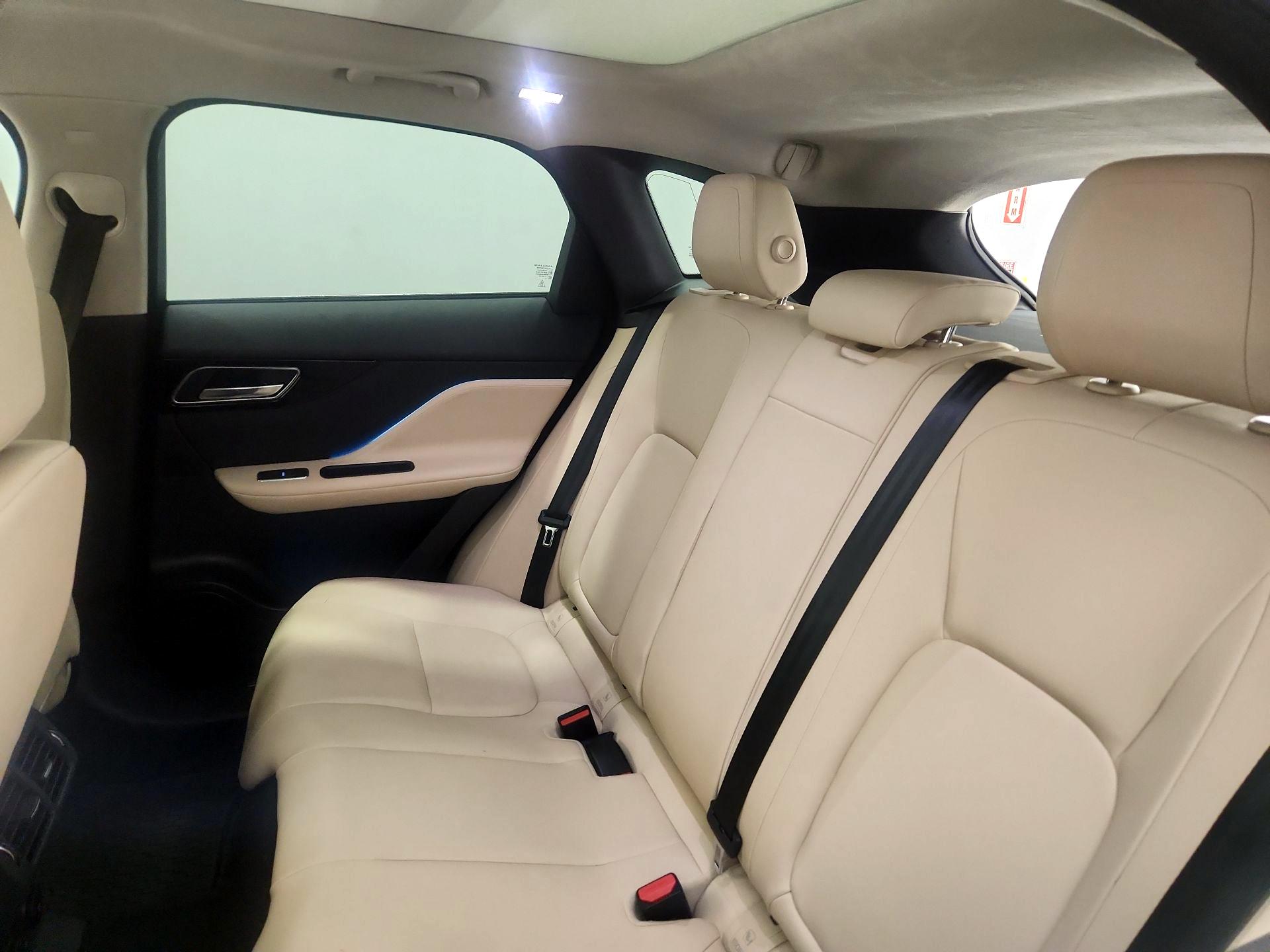 Thumbnail: 2020 Jaguar F-Pace - 18