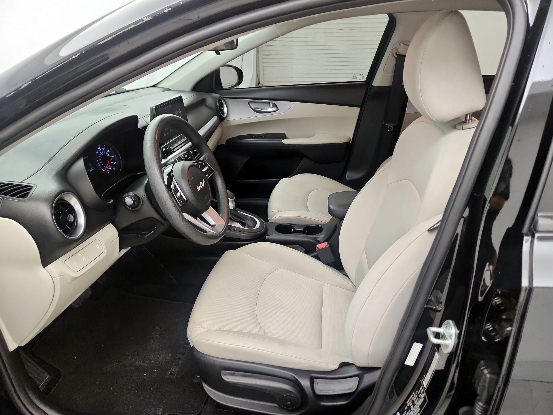 Thumbnail: 2023 Kia Forte - 11