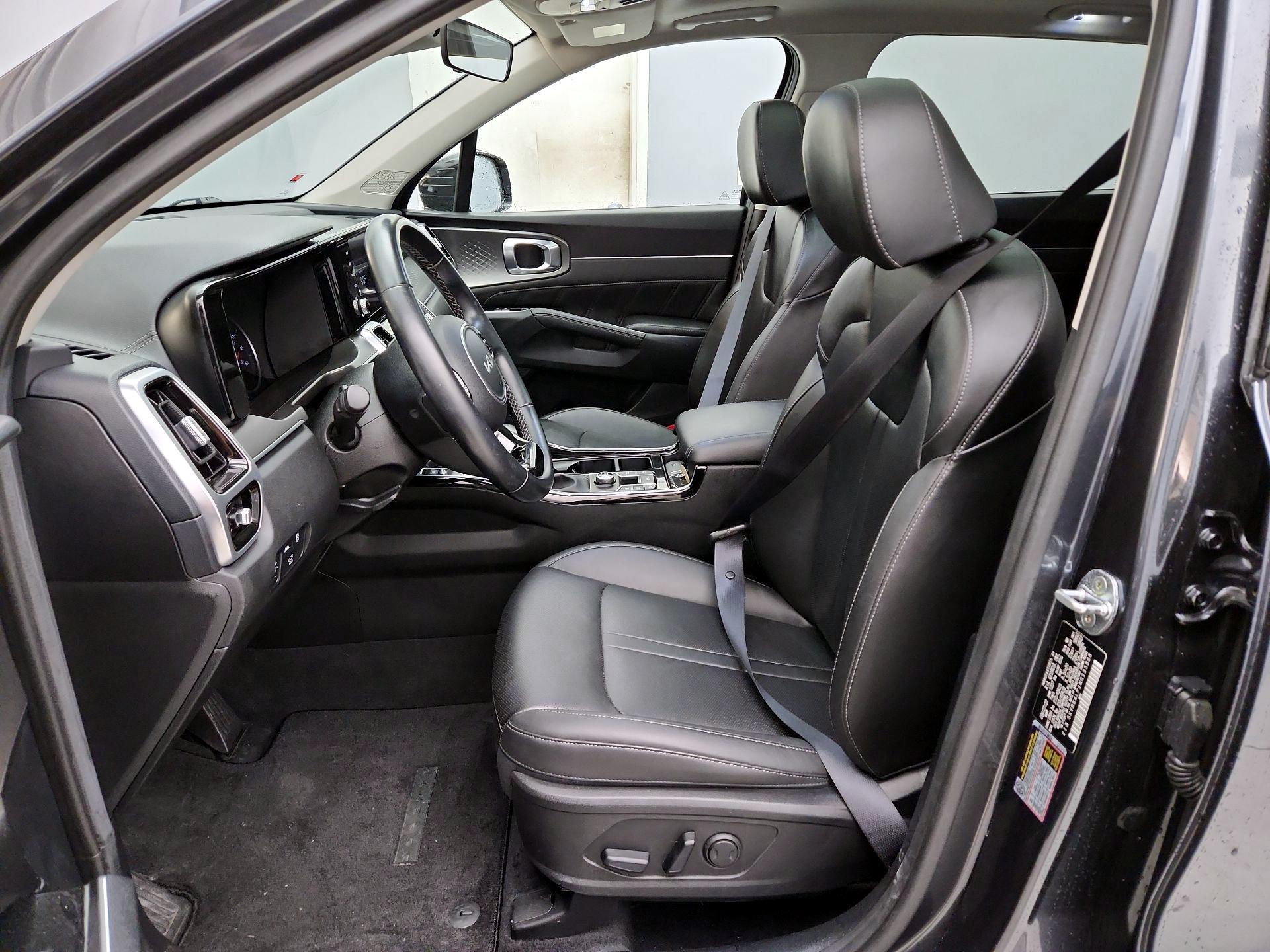 Thumbnail: 2022 Kia Sorento - 11