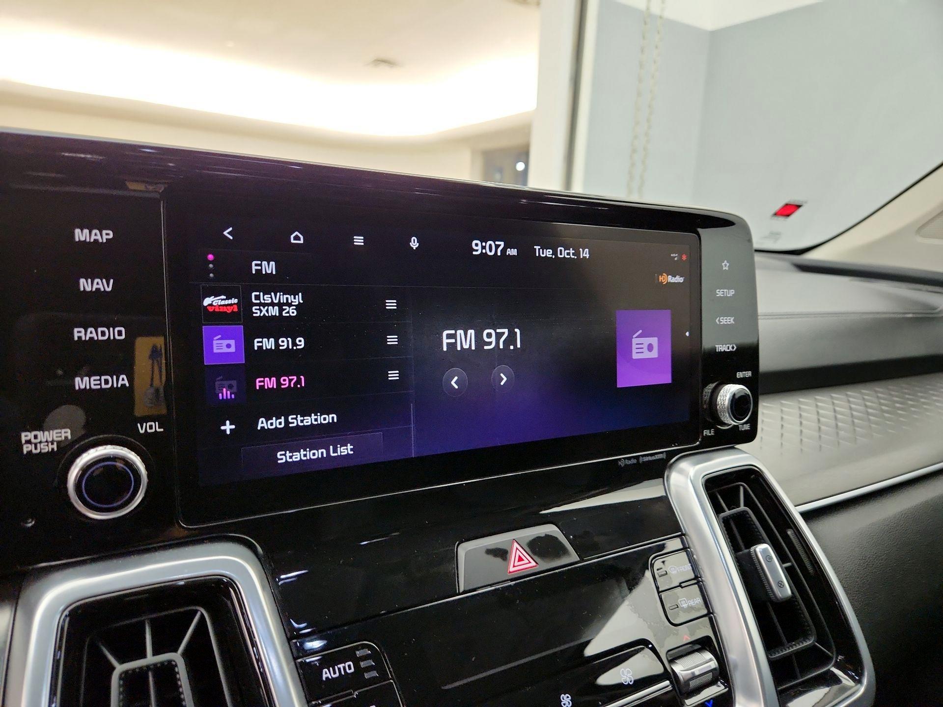 Thumbnail: 2022 Kia Sorento - 16