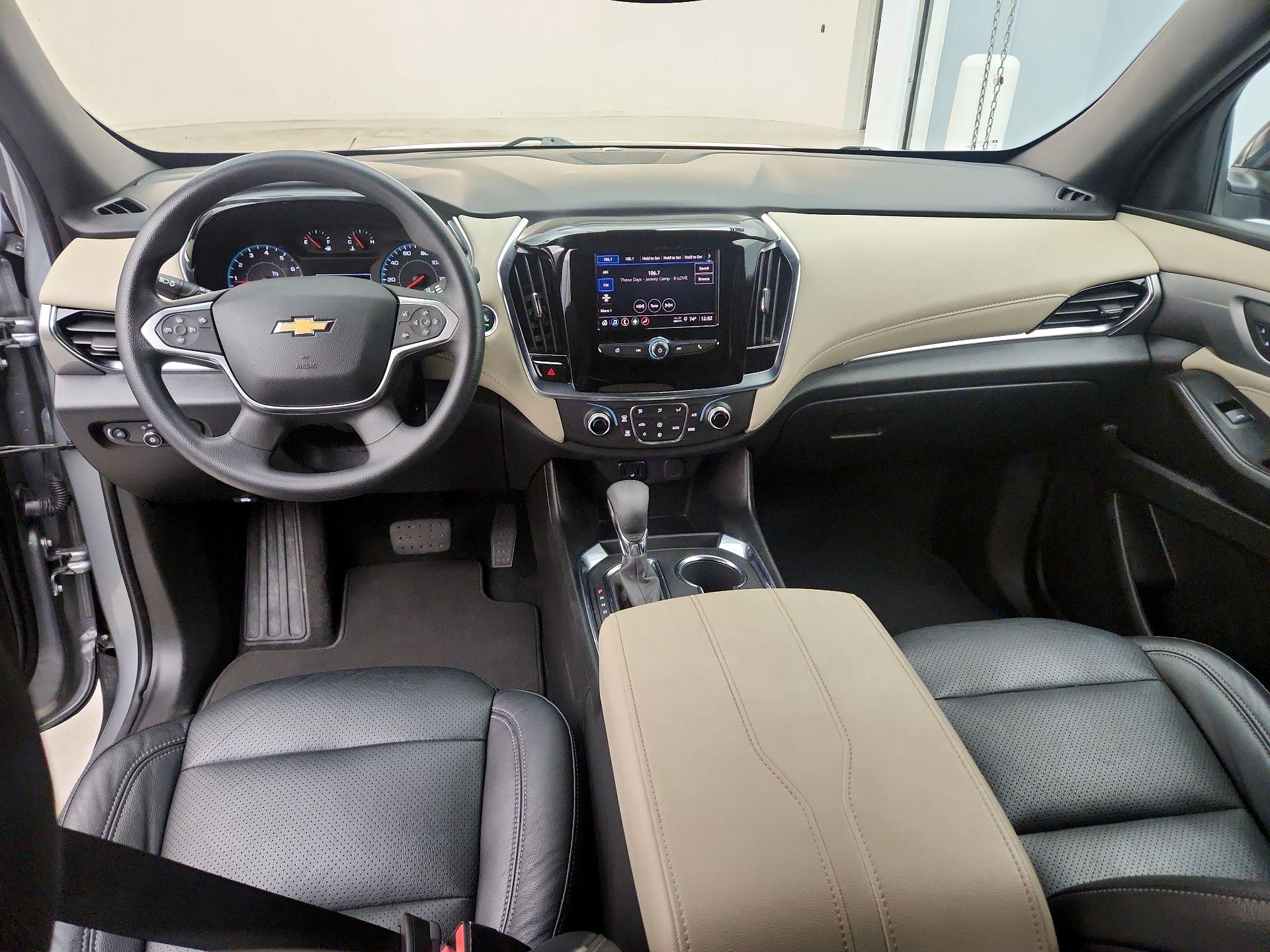Thumbnail: 2023 Chevrolet Traverse - 9