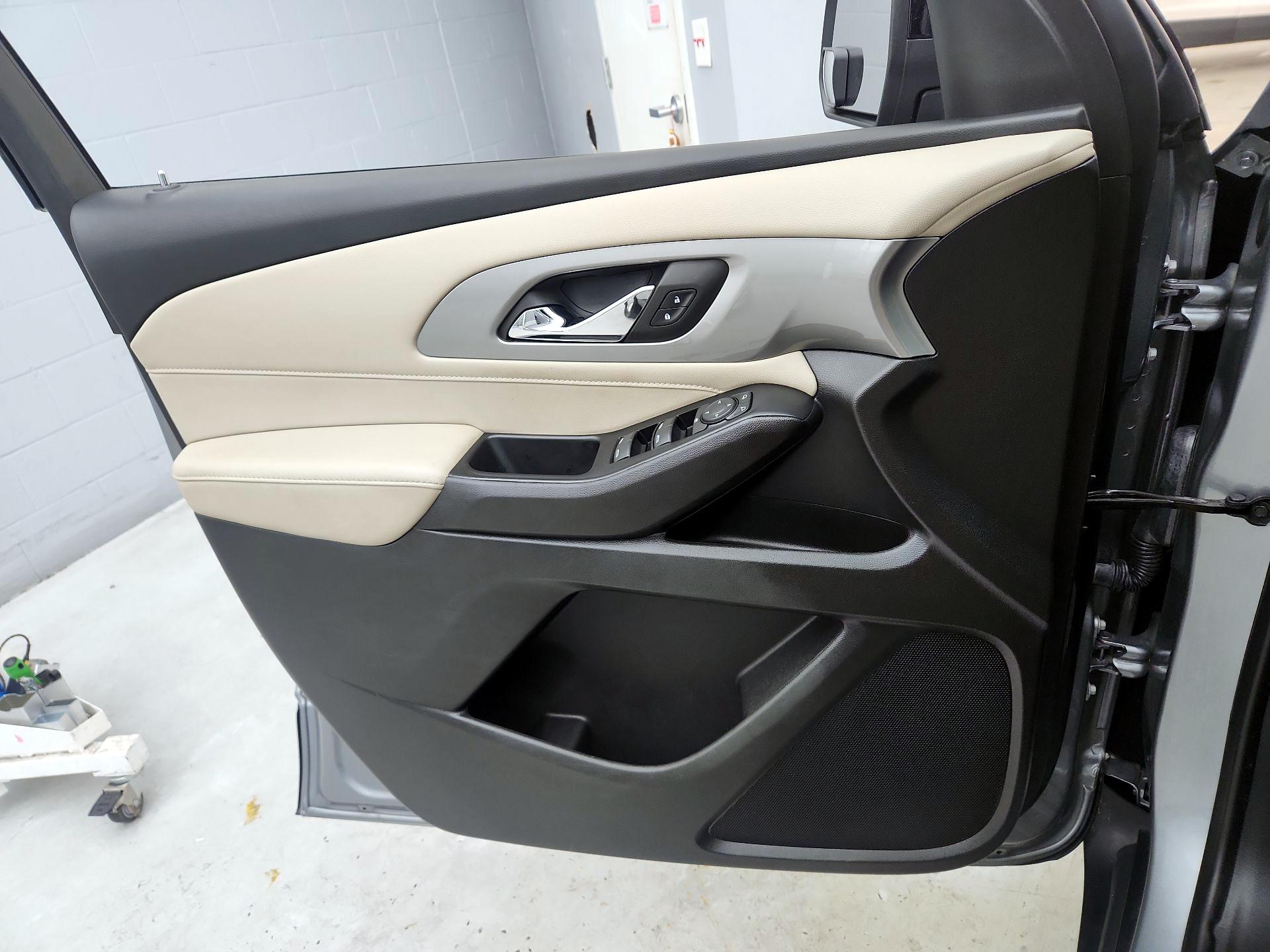 Thumbnail: 2023 Chevrolet Traverse - 12