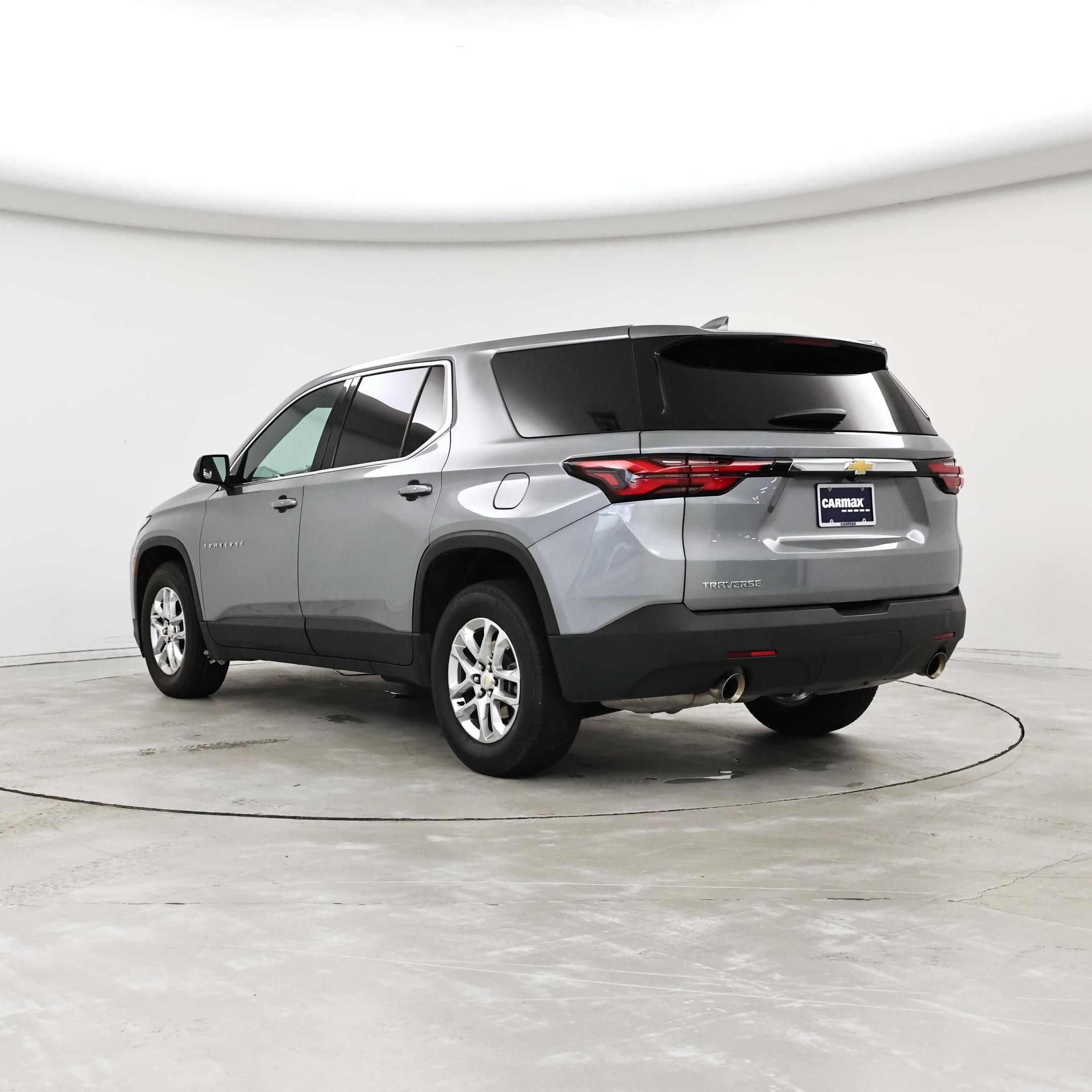 Thumbnail: 2023 Chevrolet Traverse - 2