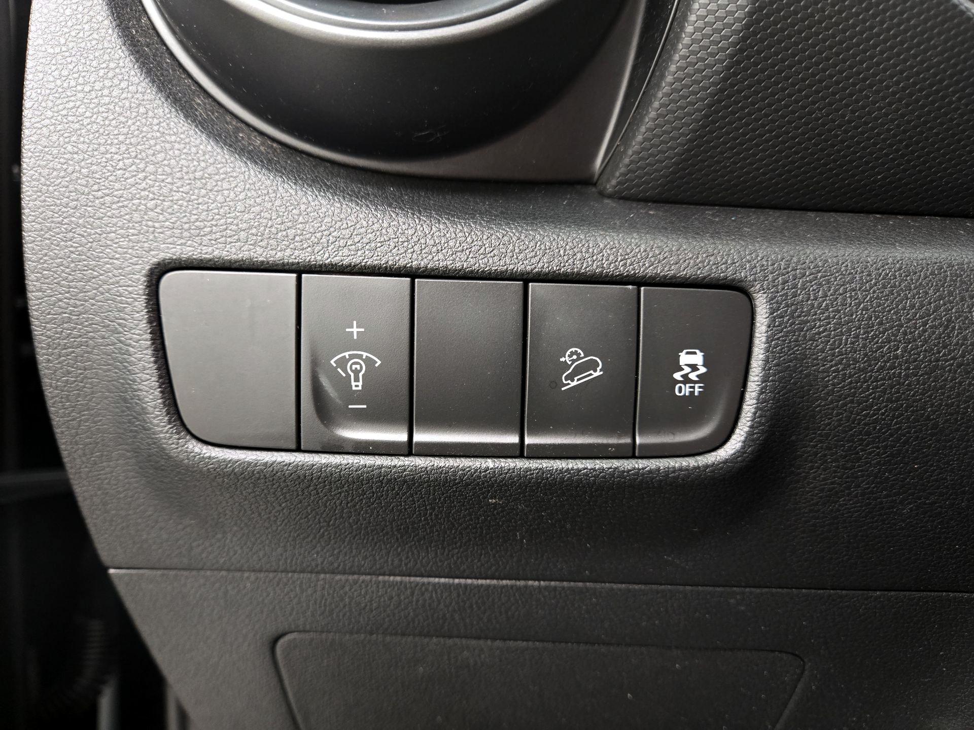 Thumbnail: 2022 Hyundai Kona - 13