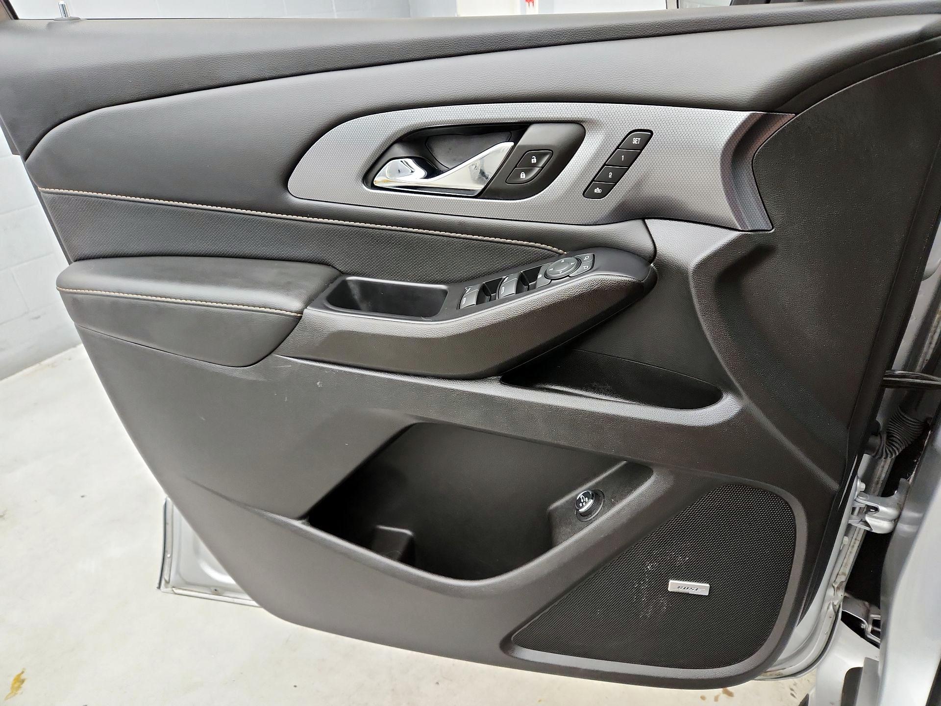 Thumbnail: 2021 Chevrolet Traverse - 12