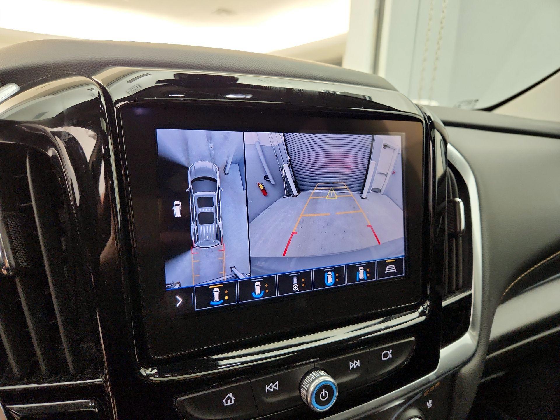 Thumbnail: 2021 Chevrolet Traverse - 14