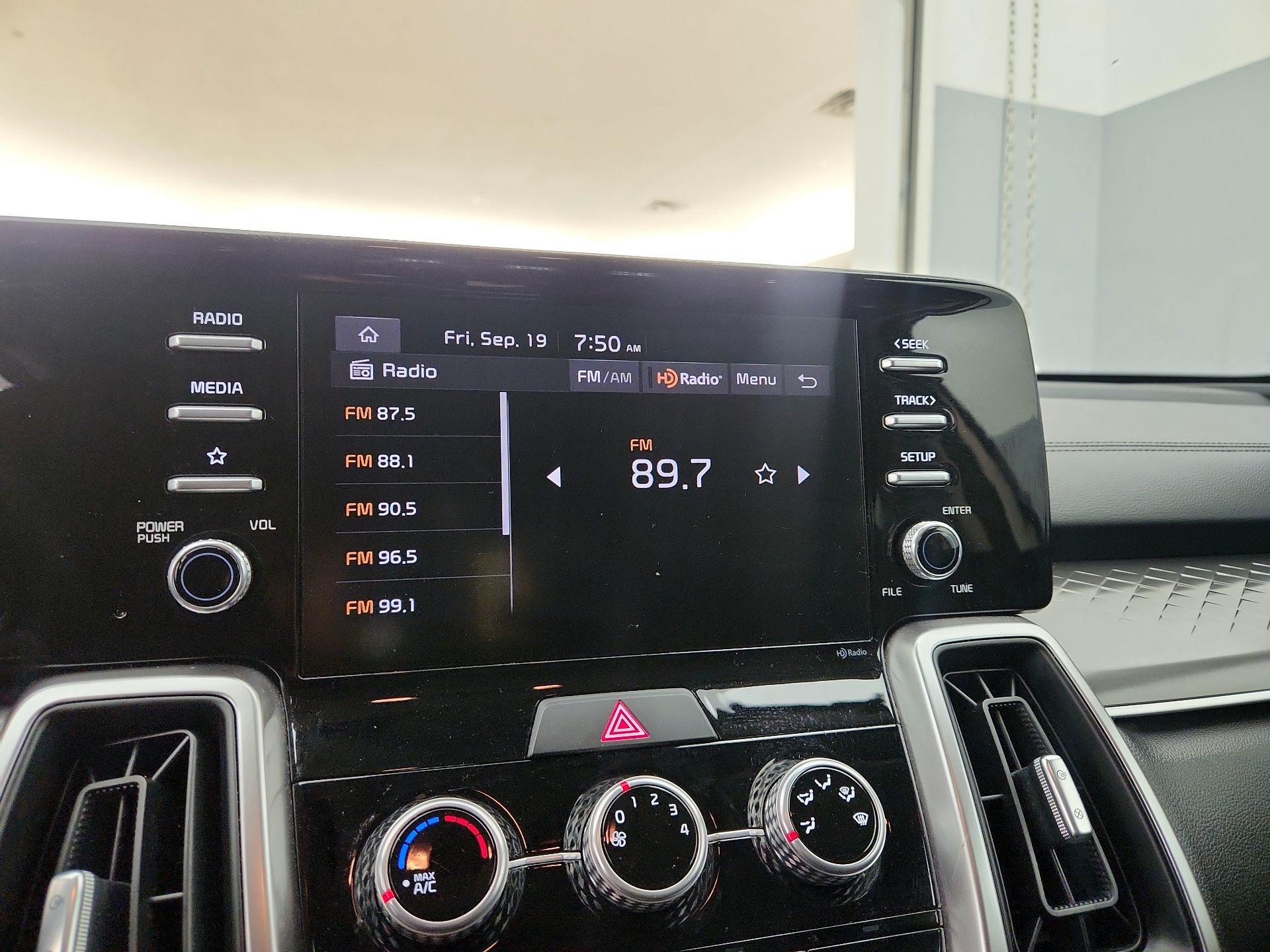 Thumbnail: 2022 Kia Sorento - 15