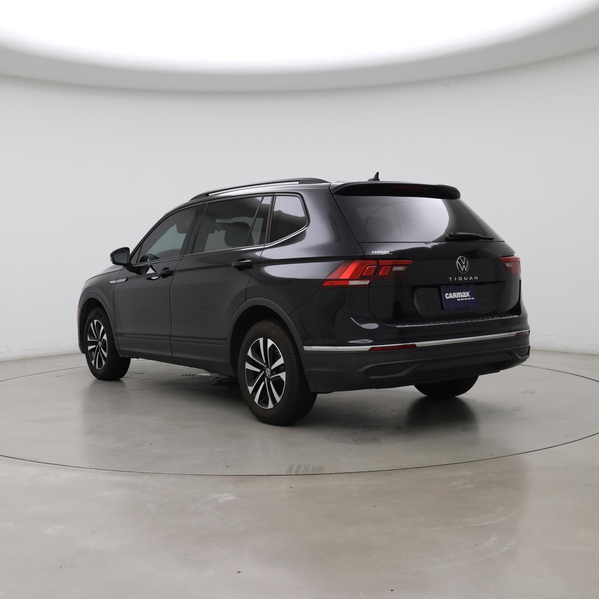Thumbnail: 2022 Volkswagen Tiguan - 2