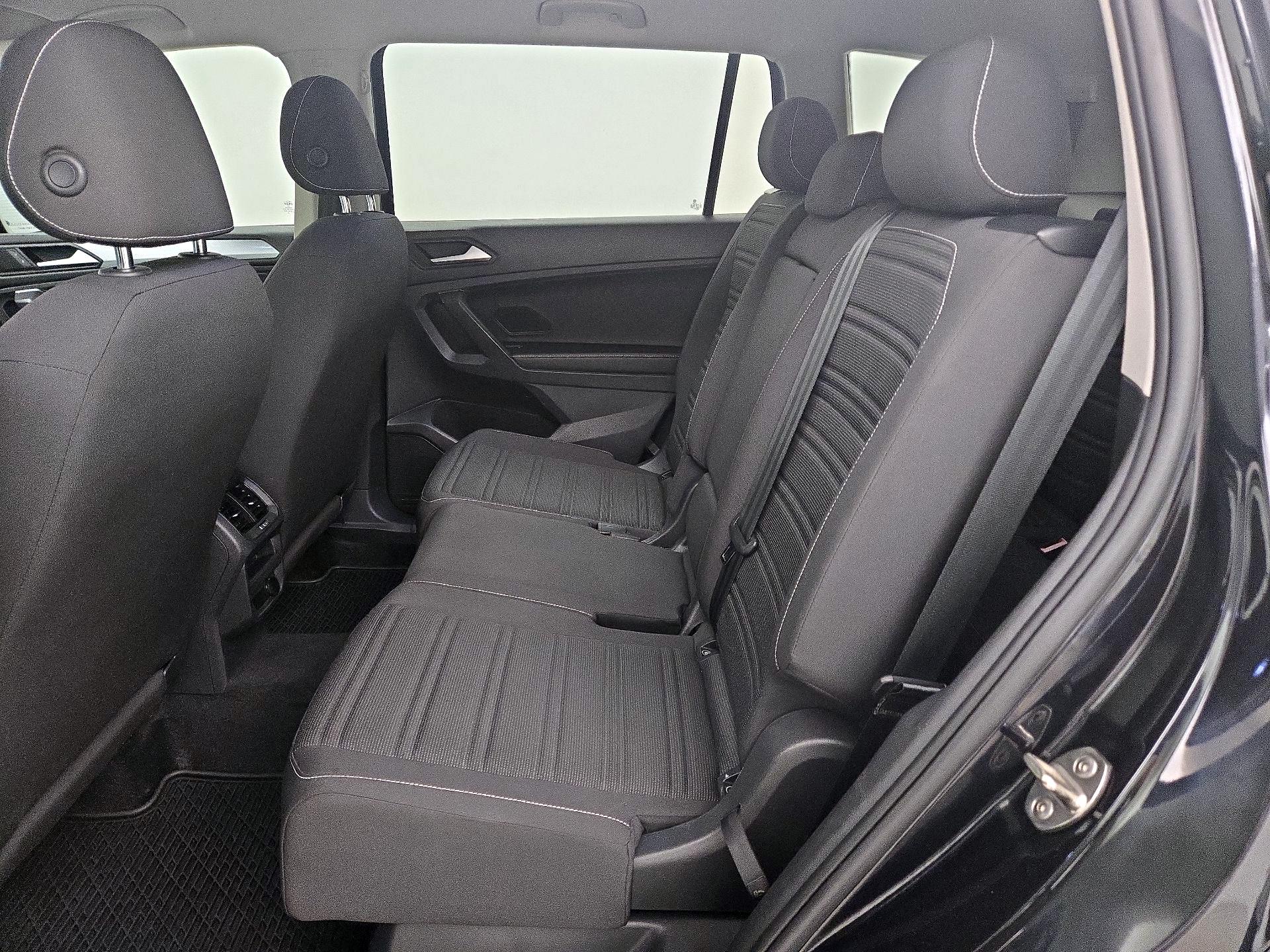 Thumbnail: 2022 Volkswagen Tiguan - 19