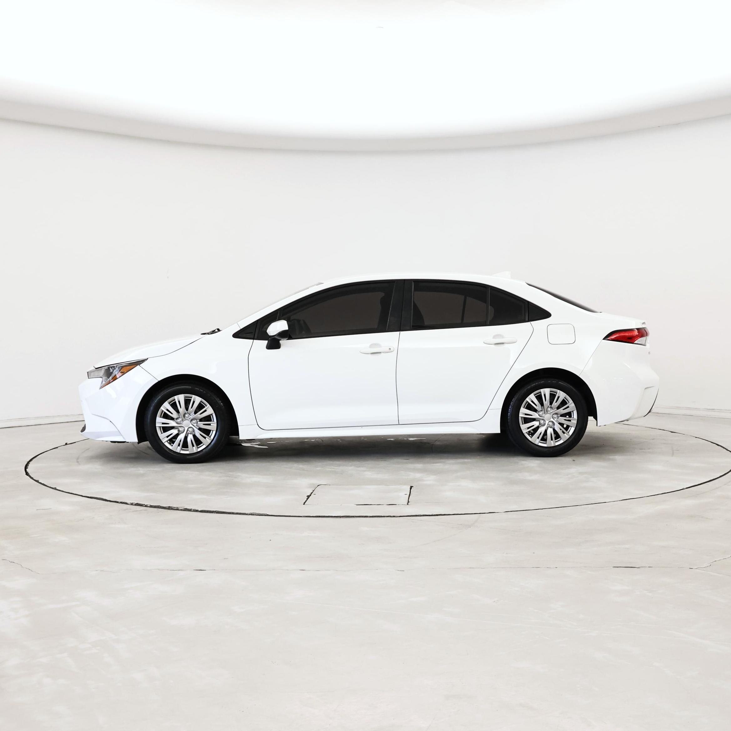 Thumbnail: 2022 Toyota Corolla - 3