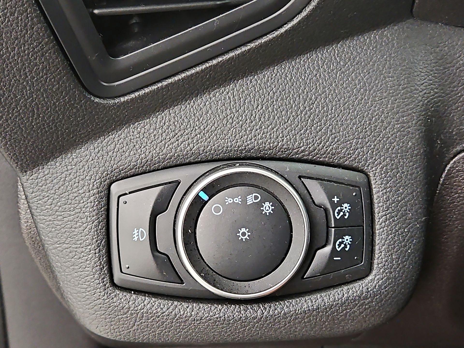 Thumbnail: 2016 Ford Escape - 13
