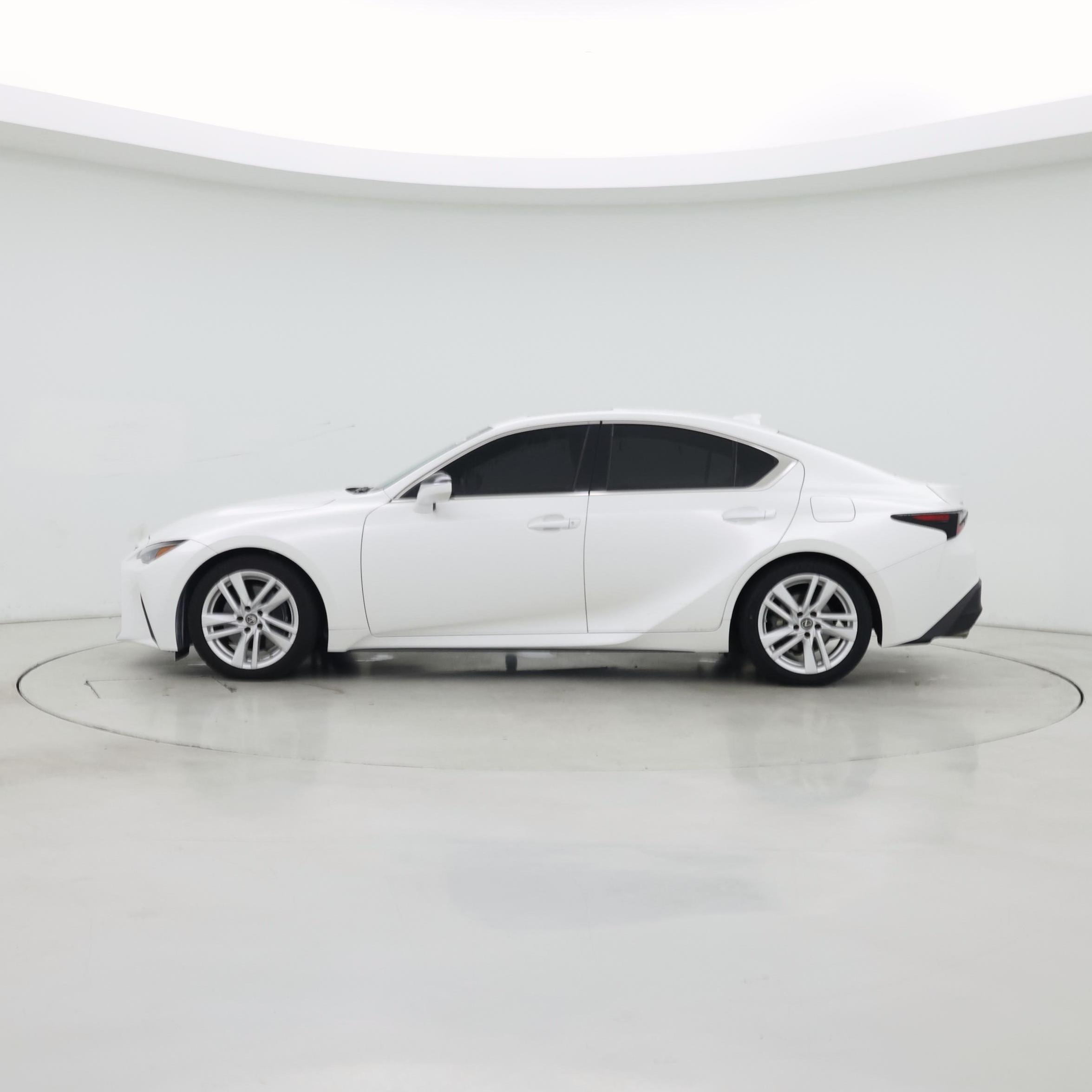 Thumbnail: 2021 Lexus IS - 3