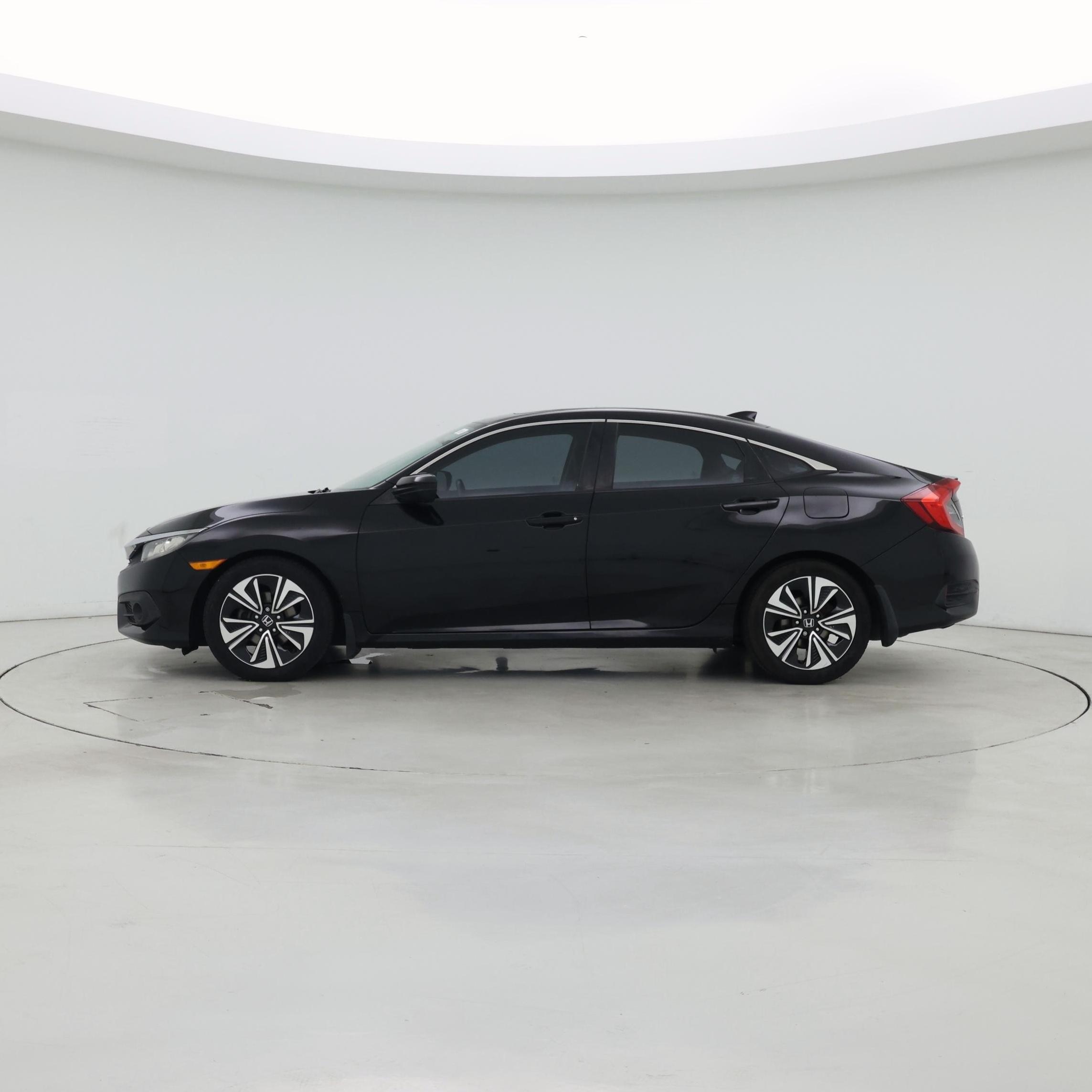 Thumbnail: 2017 Honda Civic - 3