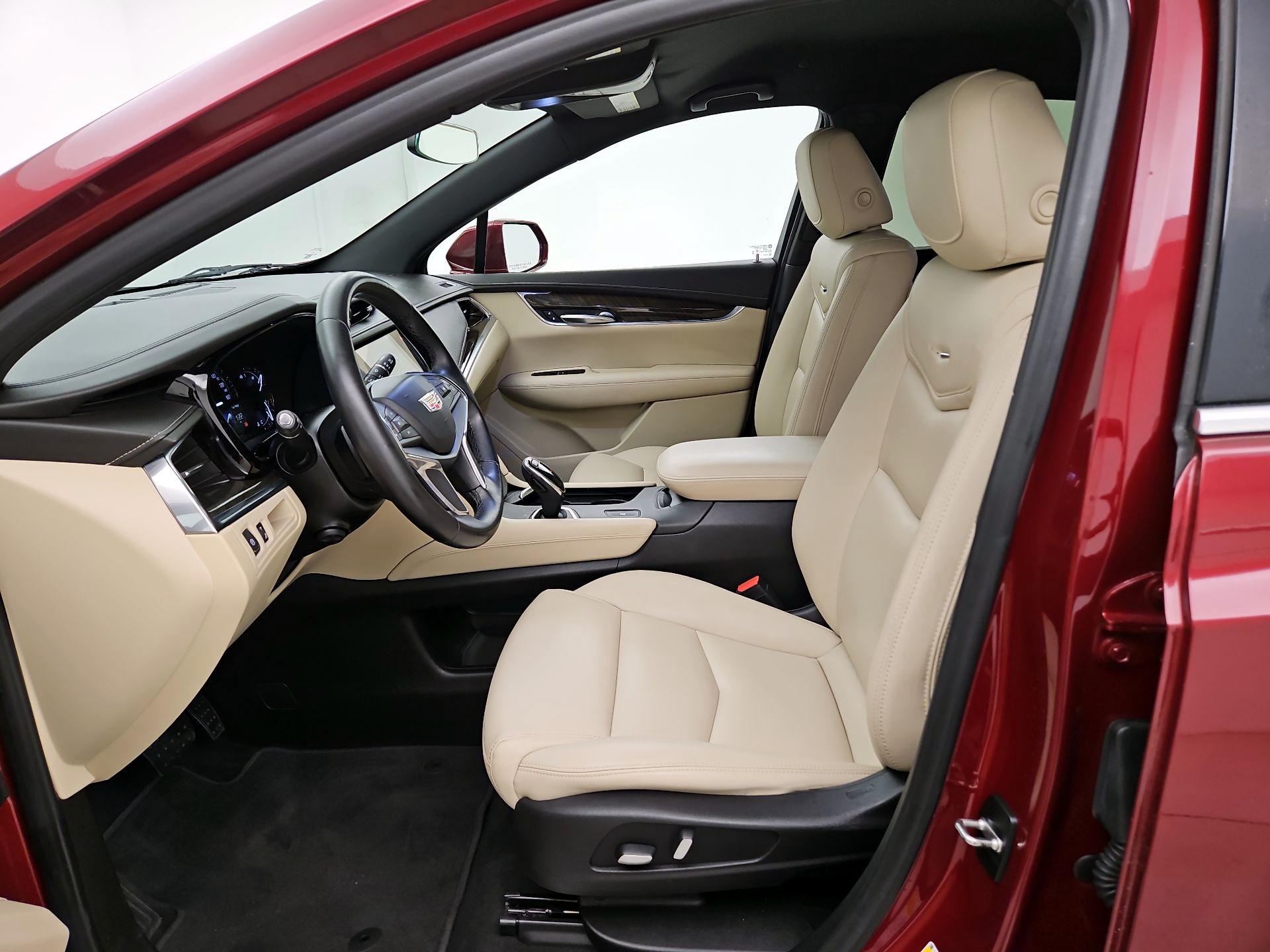 Thumbnail: 2018 Cadillac XT5 - 11