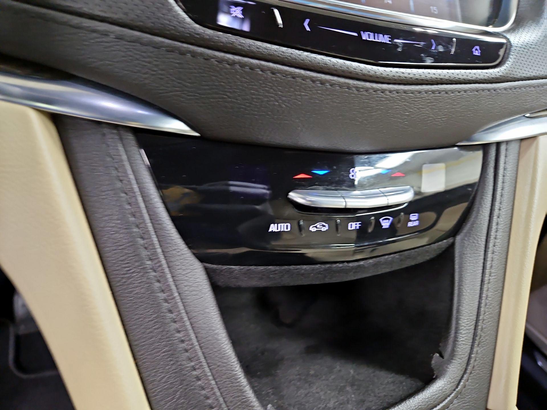 Thumbnail: 2018 Cadillac XT5 - 15