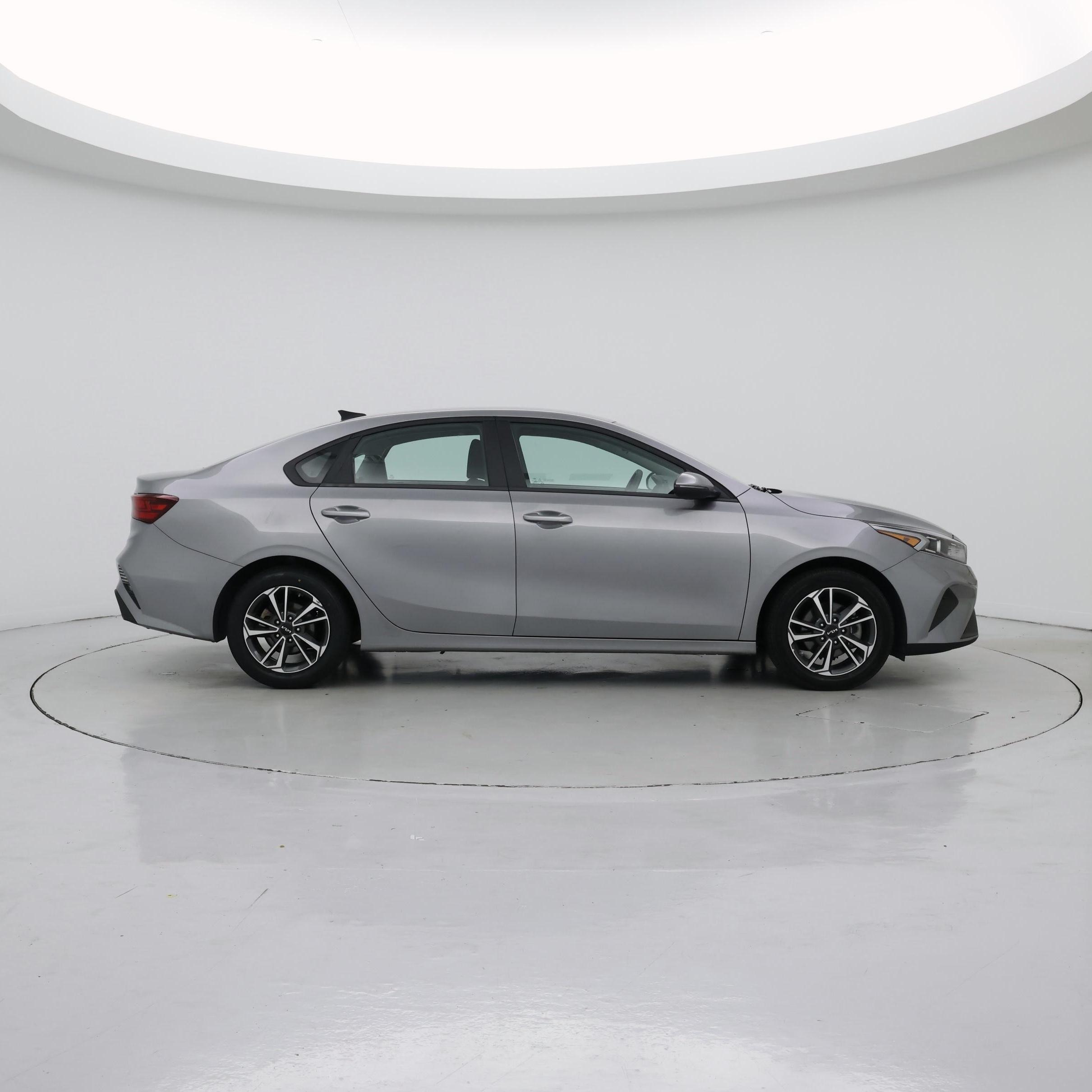 Thumbnail: 2024 Kia Forte - 7