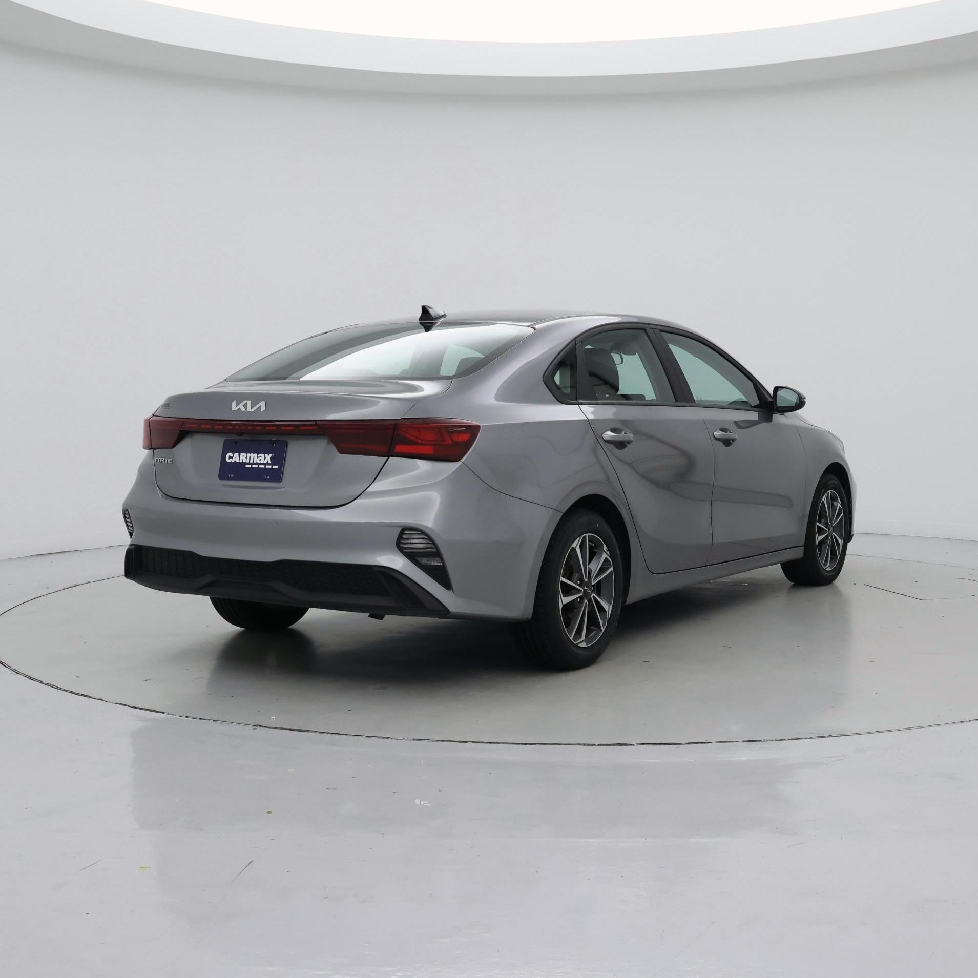 Thumbnail: 2024 Kia Forte - 8