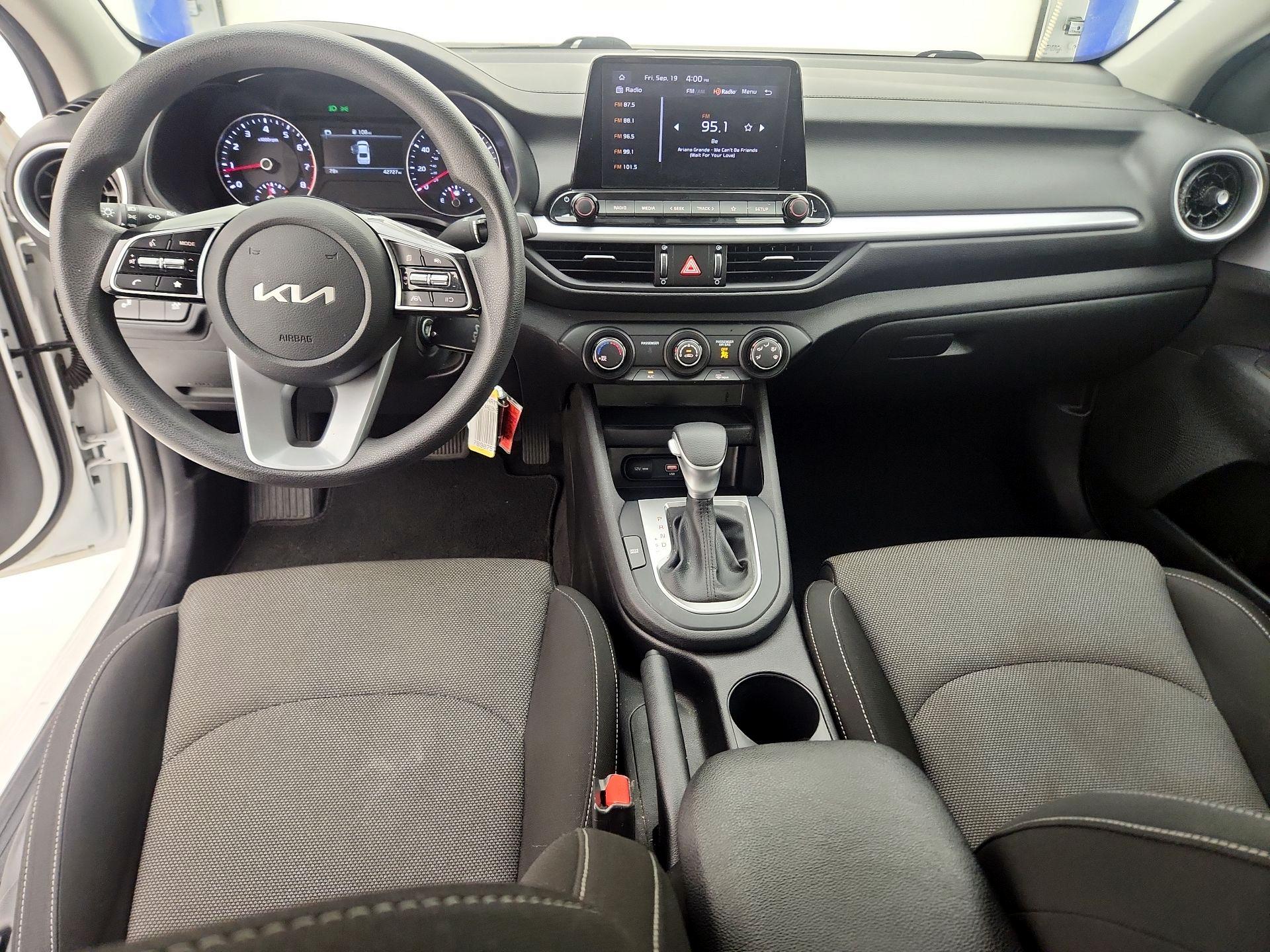 Thumbnail: 2022 Kia Forte - 9