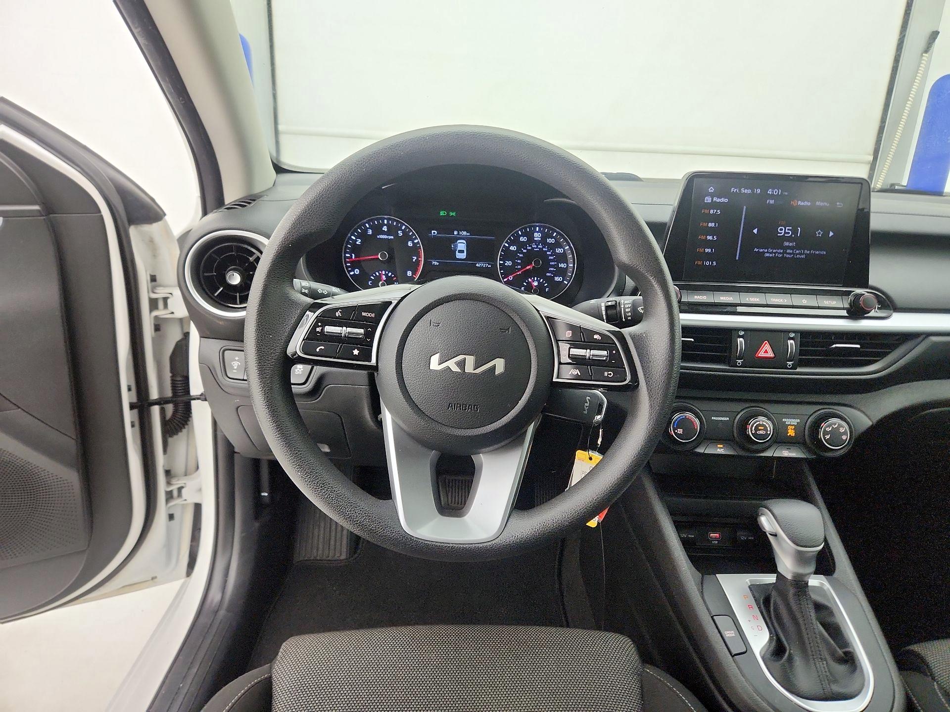 Thumbnail: 2022 Kia Forte - 10