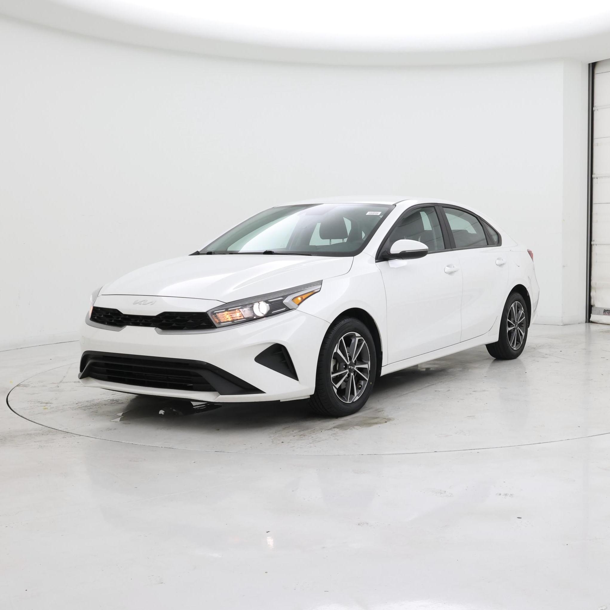 Thumbnail: 2022 Kia Forte - 4