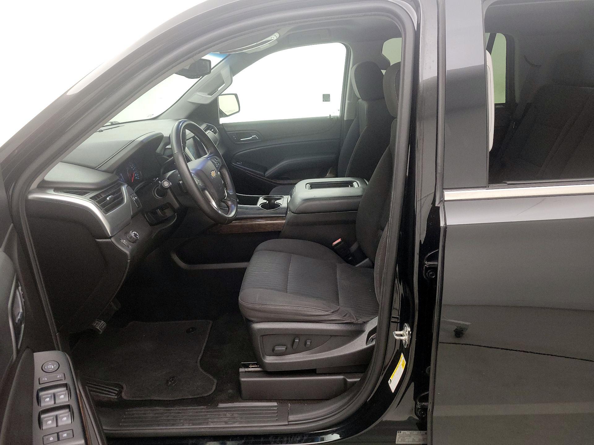 Thumbnail: 2017 Chevrolet Tahoe - 11