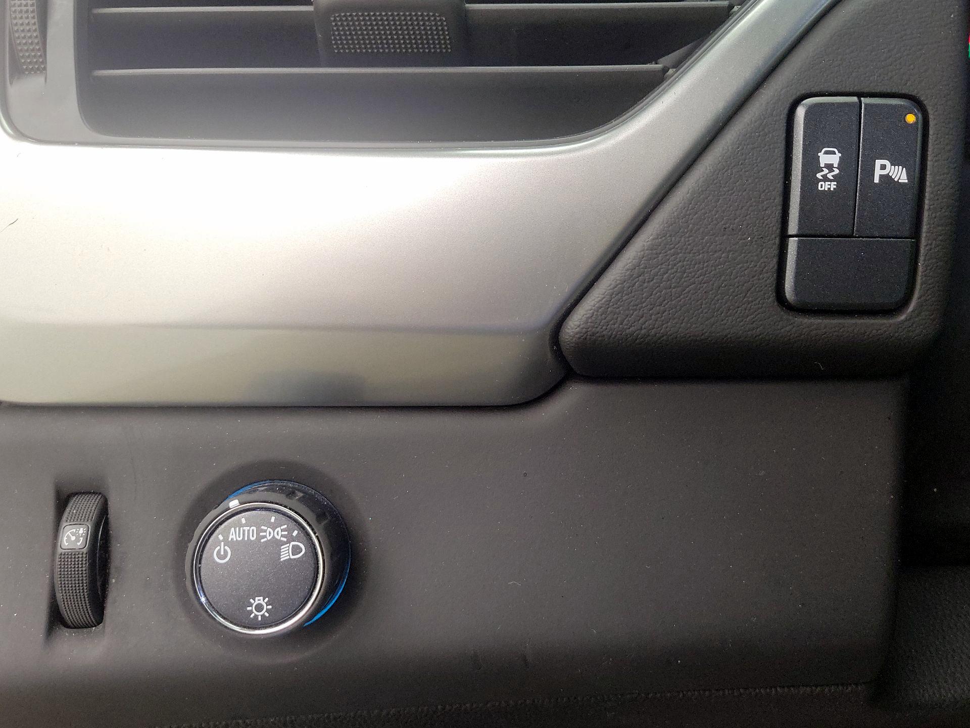 Thumbnail: 2017 Chevrolet Tahoe - 13