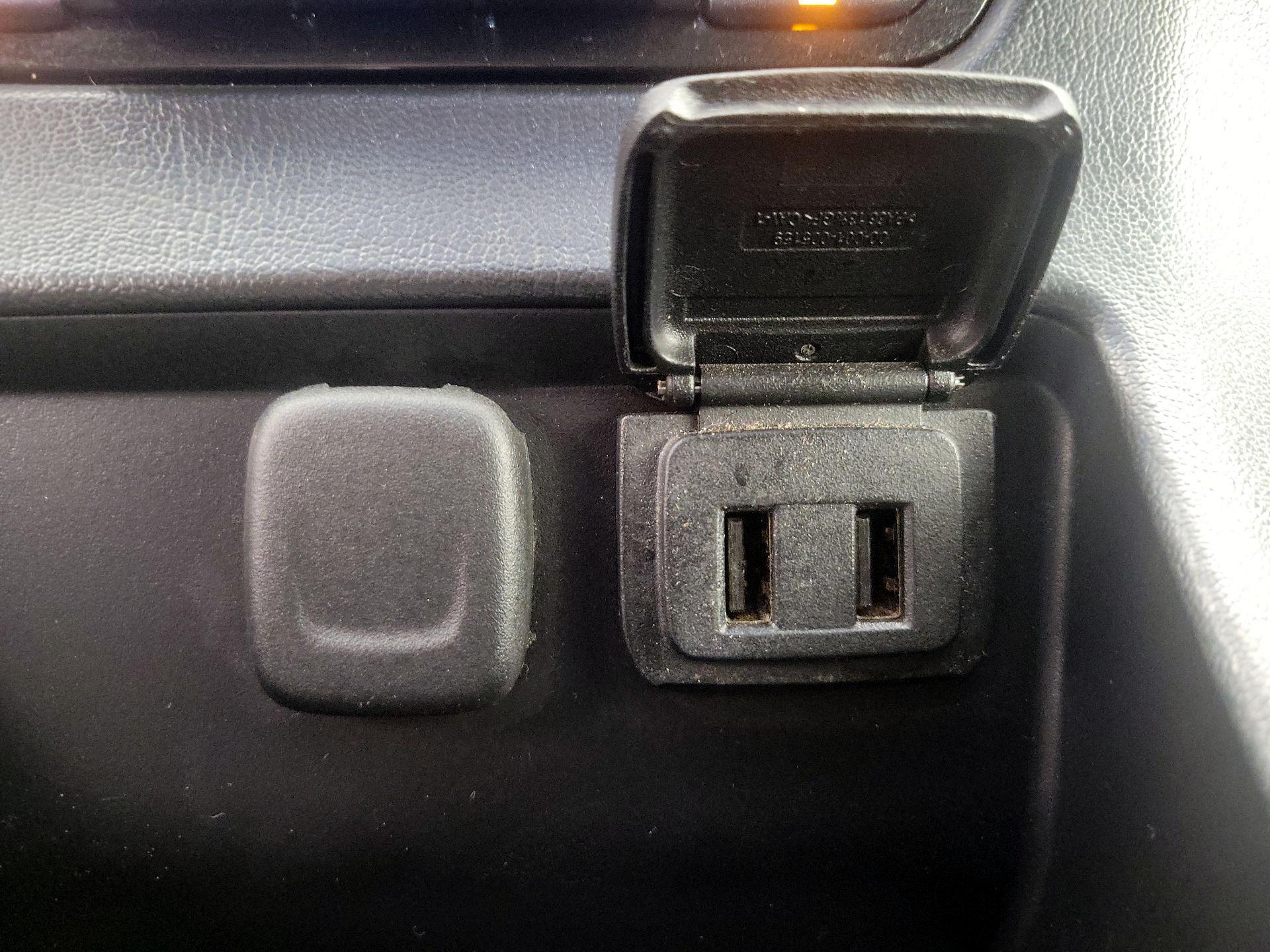 Thumbnail: 2017 Chevrolet Tahoe - 18