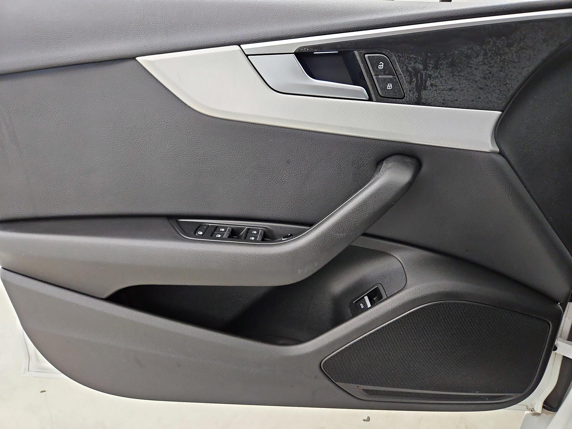 Thumbnail: 2017 Audi A4 - 12