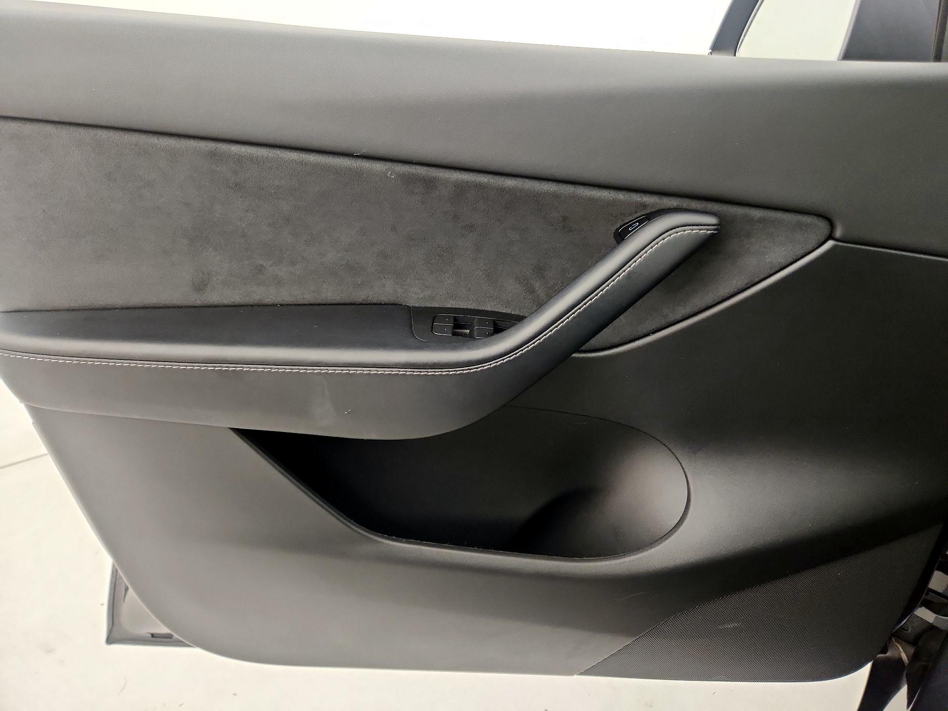 Thumbnail: 2022 Tesla Model Y - 12