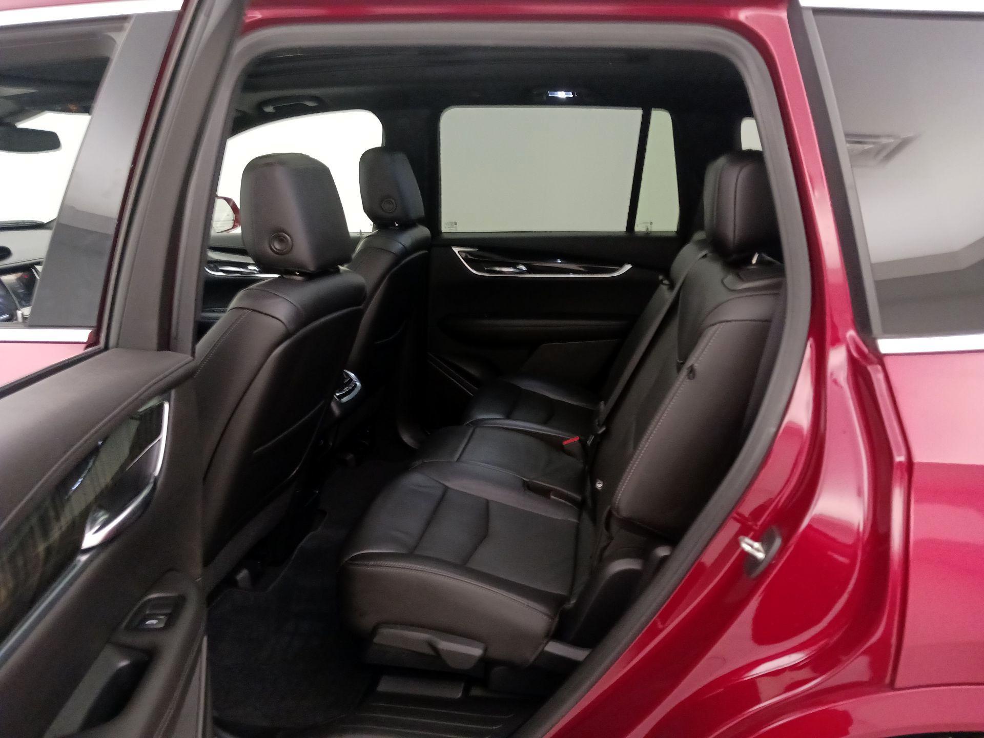 Thumbnail: 2020 Cadillac XT6 - 20