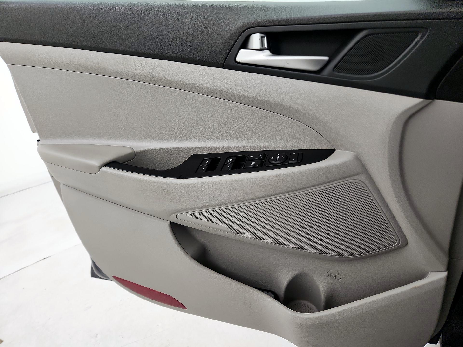 Thumbnail: 2021 Hyundai Tucson - 12