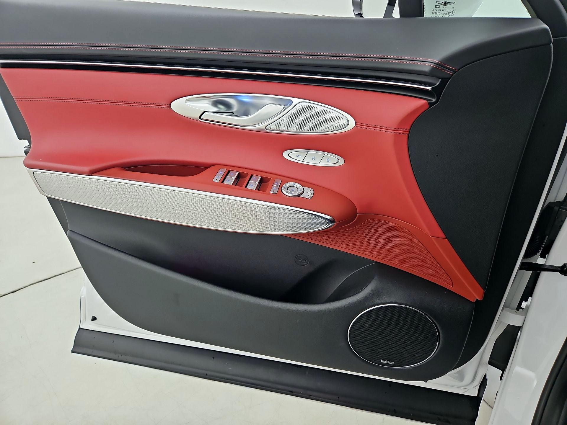 Thumbnail: 2023 Genesis GV70 - 12